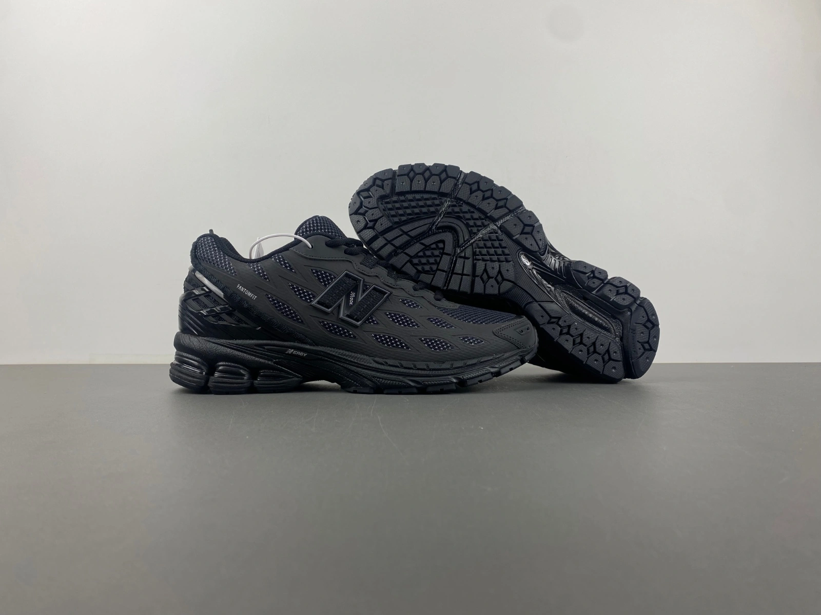 Refined New Balance 1906W Black Silver Metallic U1906WFD 2377