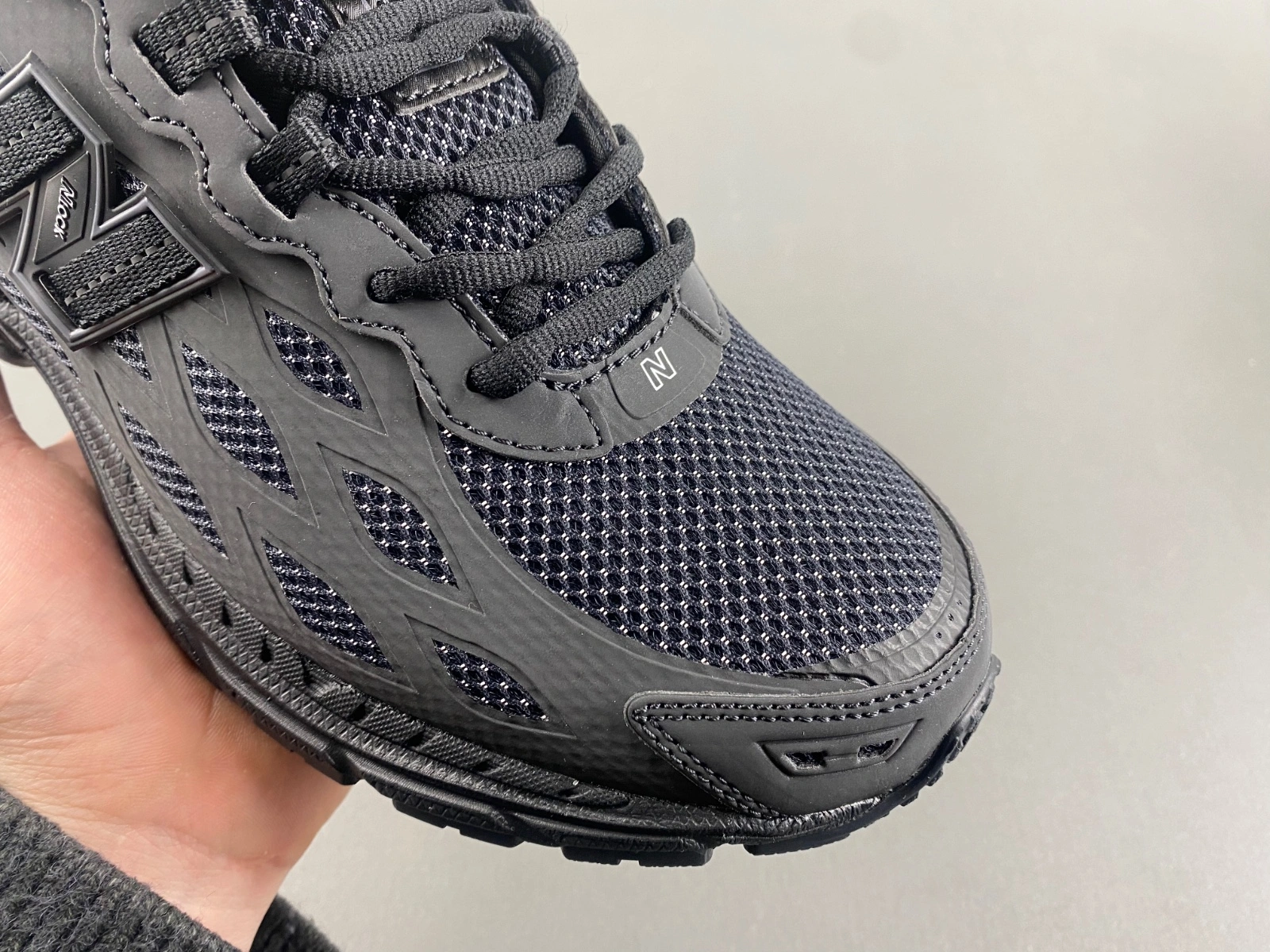 Refined New Balance 1906W Black Silver Metallic U1906WFD 2377