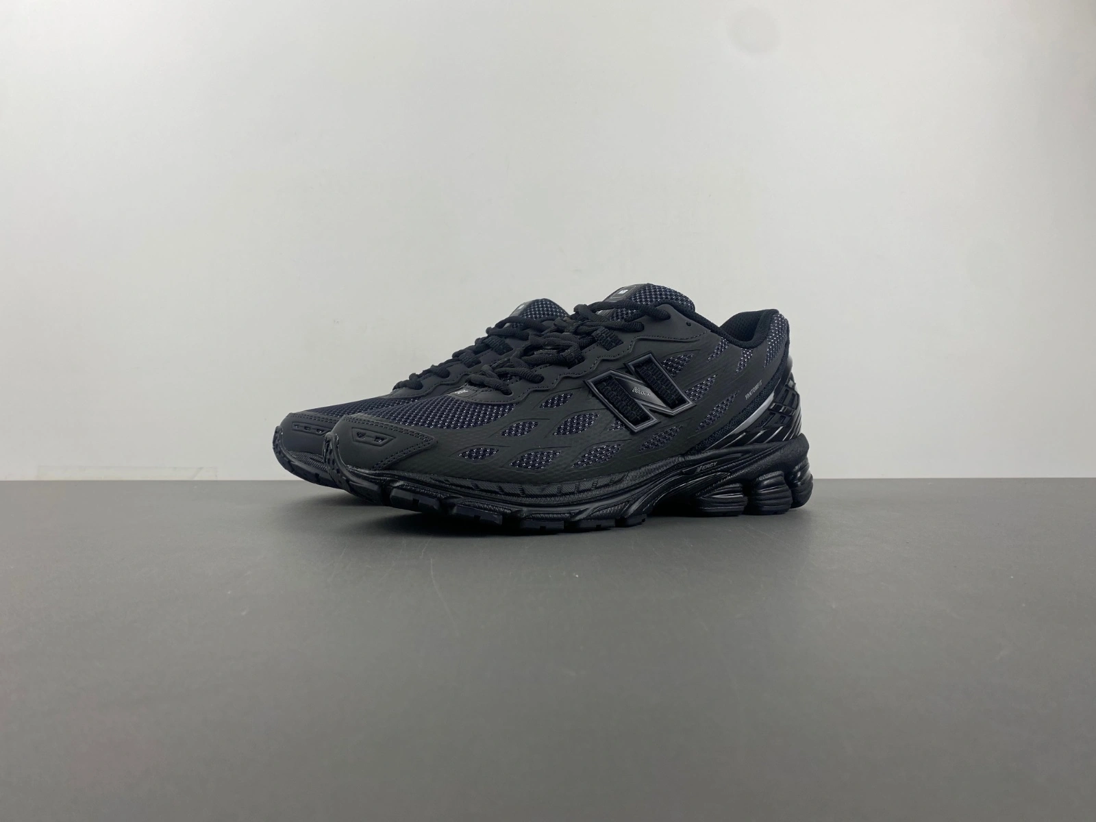 Refined New Balance 1906W Black Silver Metallic U1906WFD 2377