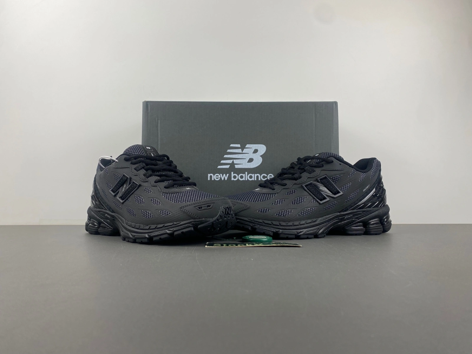 Refined New Balance 1906W Black Silver Metallic U1906WFD 2377