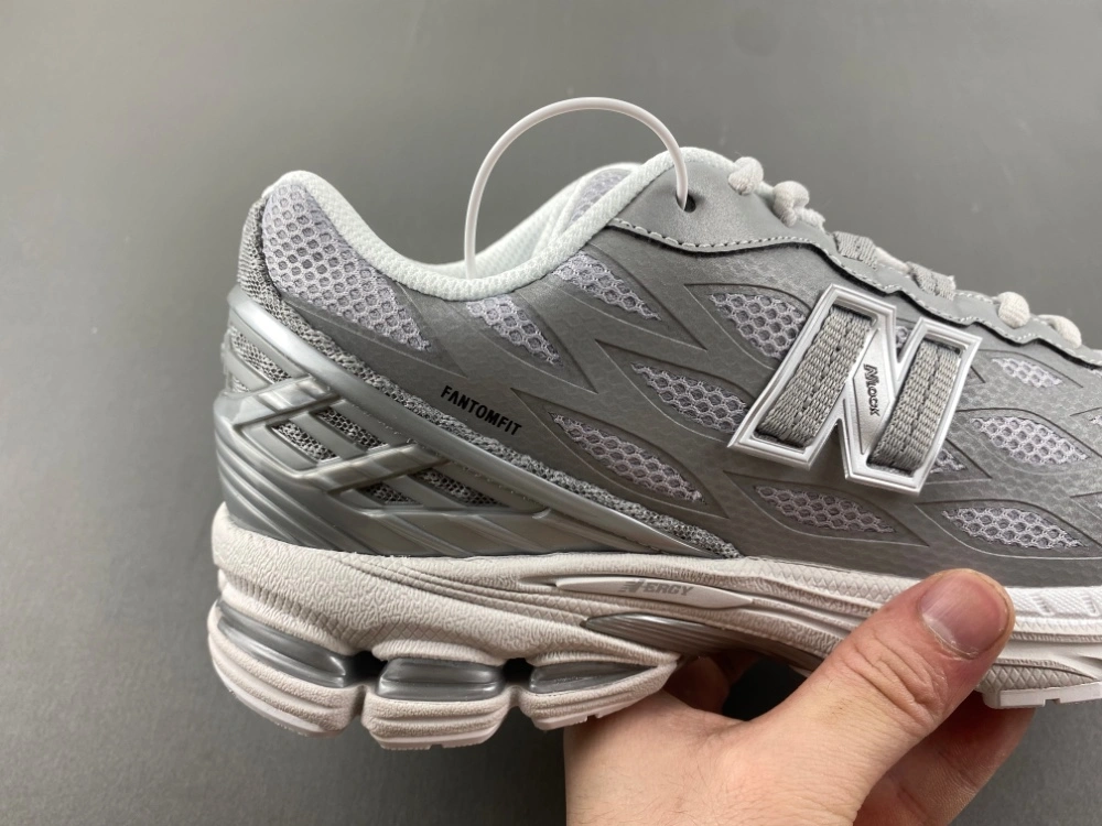 WaterResistant New Balance 1906W Silver Metallic U1906WFE 2351
