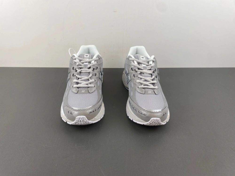 WaterResistant New Balance 1906W Silver Metallic U1906WFE 2351
