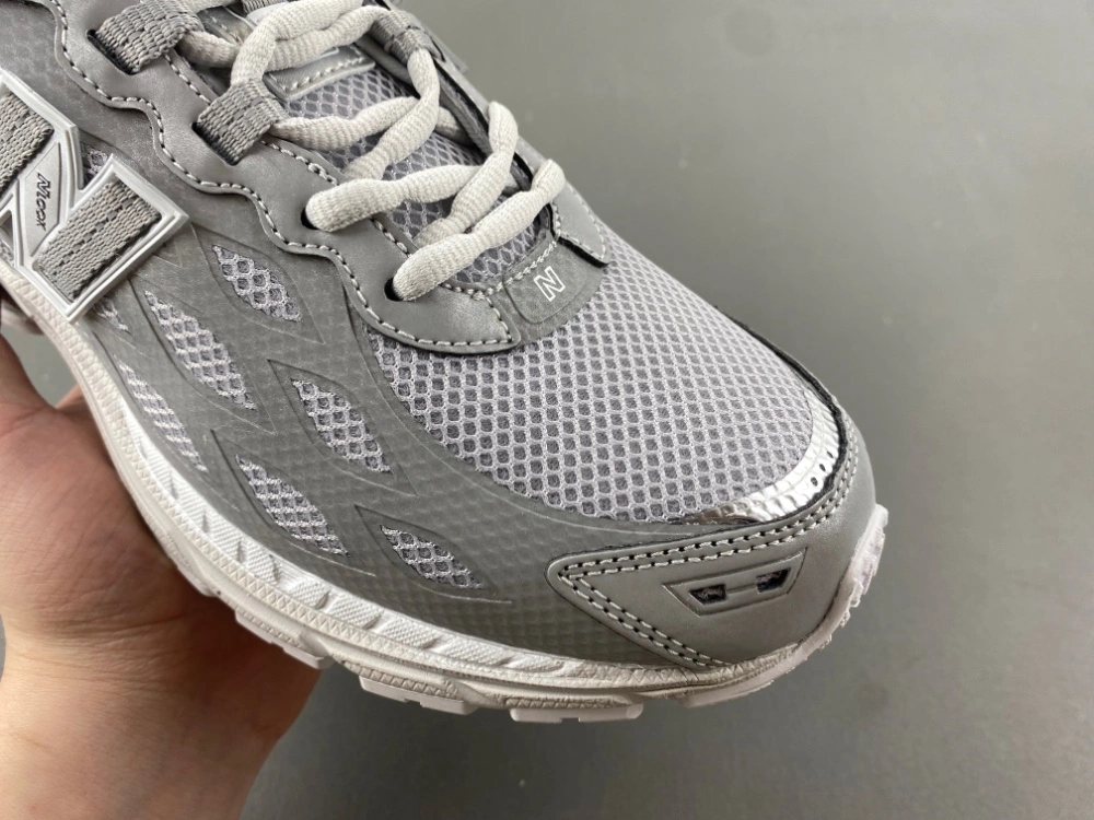 WaterResistant New Balance 1906W Silver Metallic U1906WFE 2351