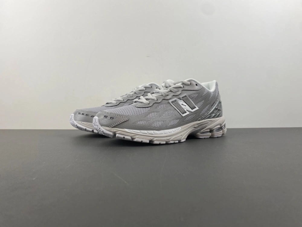 WaterResistant New Balance 1906W Silver Metallic U1906WFE 2351