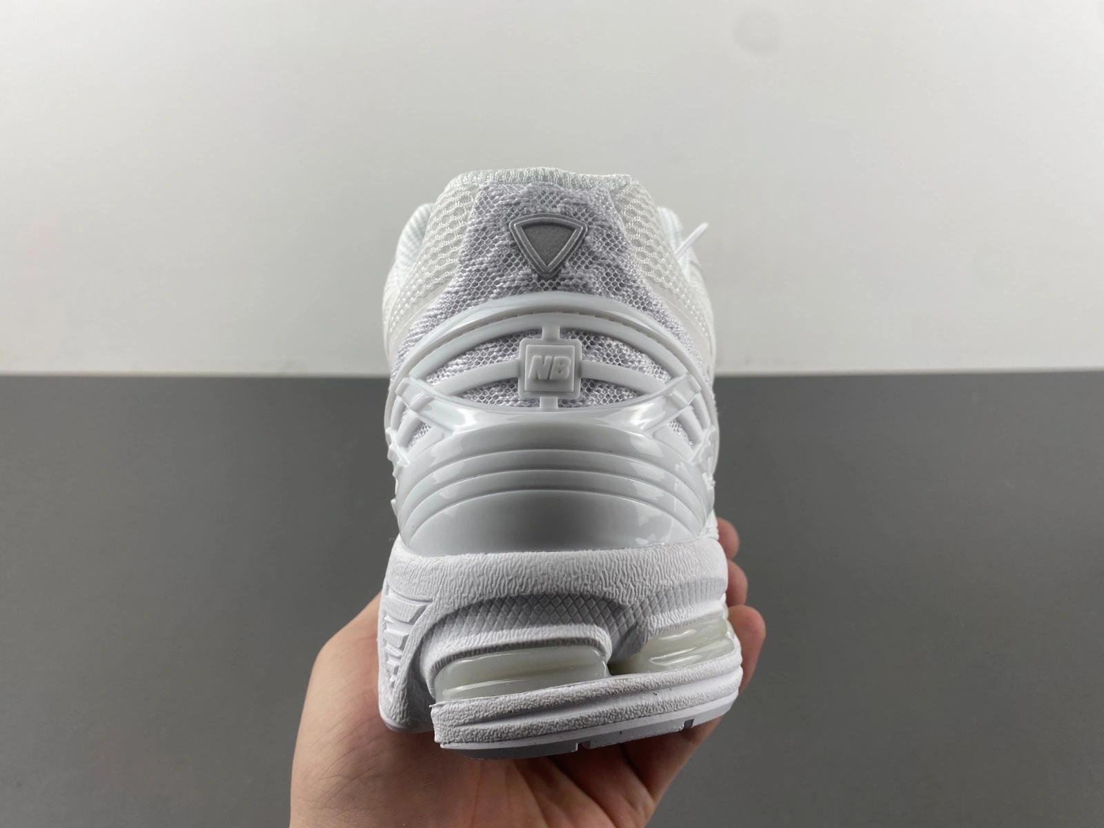 New Balance 1906W White Silver Metallic U1906WFC Stretchable 2384