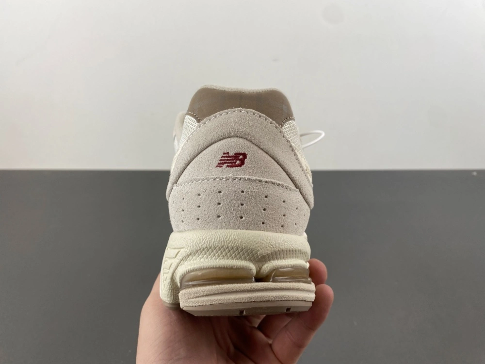 New Balance 2002R Beige M2002RHX Effortless 2344