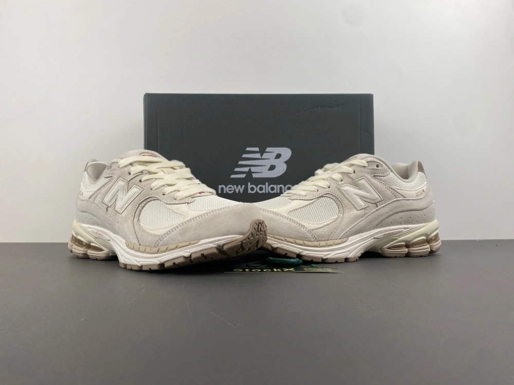 New Balance 2002R Beige M2002RHX Effortless 2344