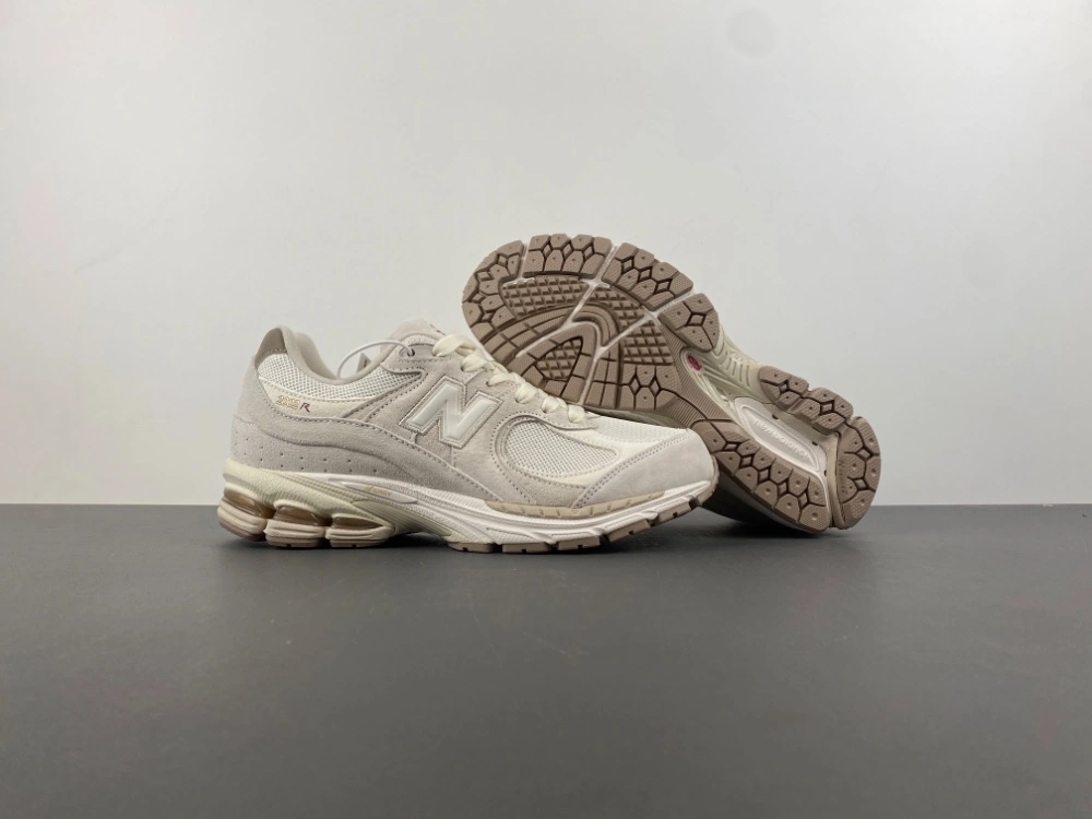 New Balance 2002R Beige M2002RHX Effortless 2344