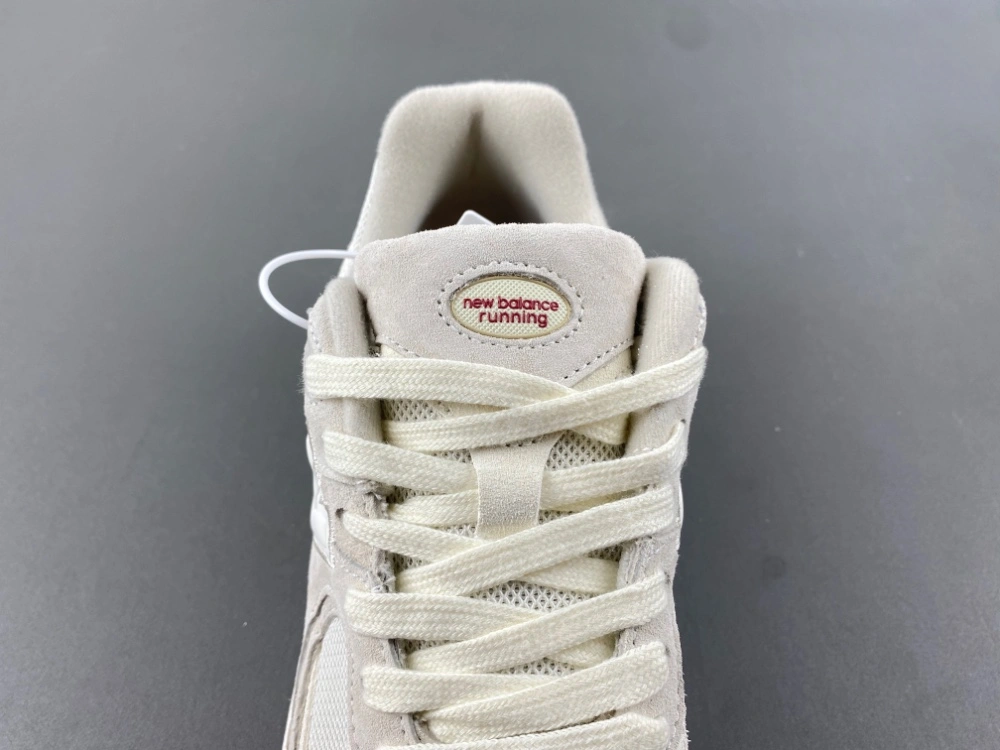 New Balance 2002R Beige M2002RHX Effortless 2344