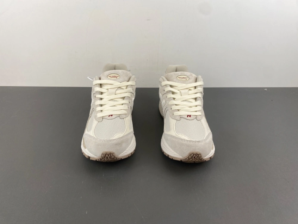 New Balance 2002R Beige M2002RHX Effortless 2344