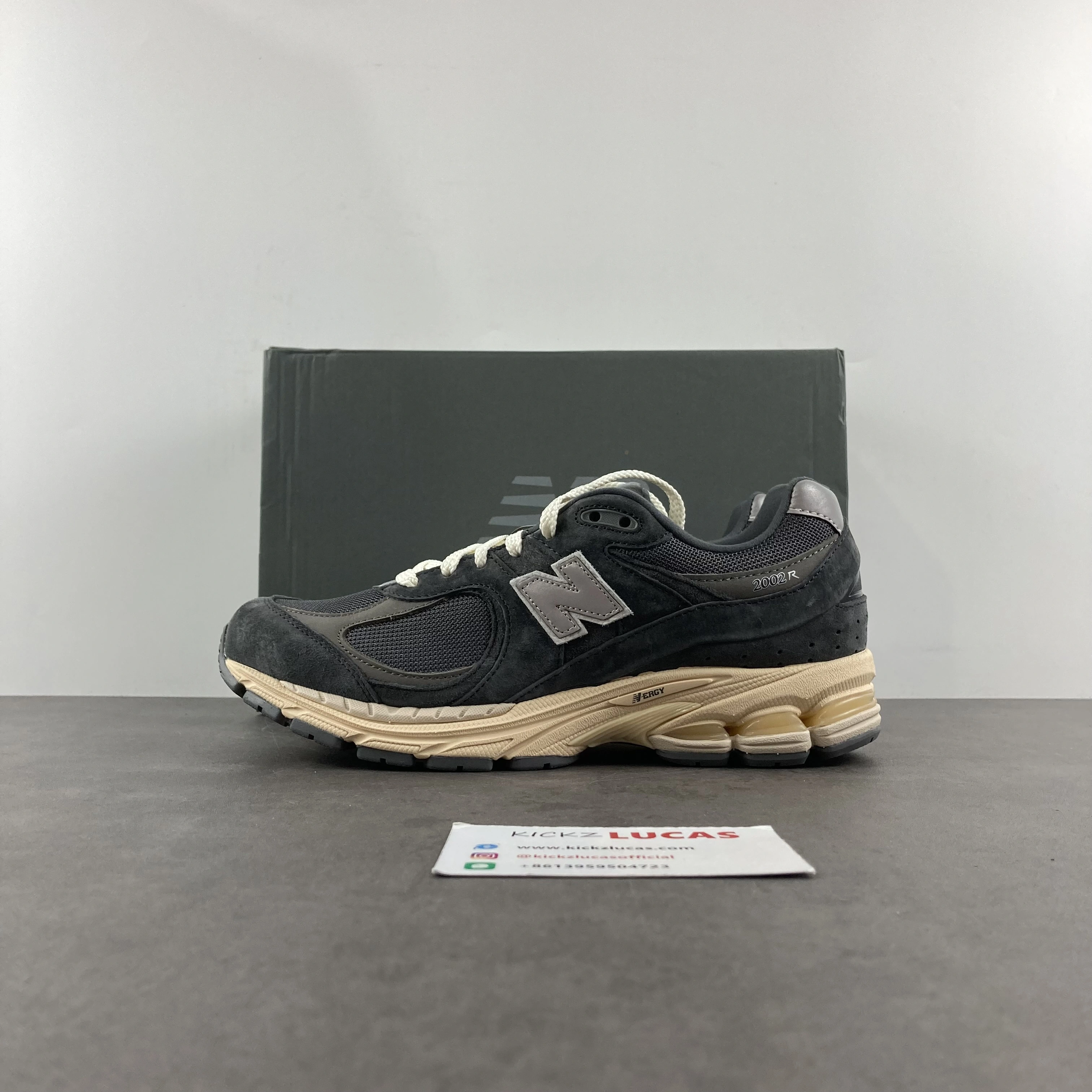 Packable New Balance 2002R Black Dark Grey M2002RHO 2476