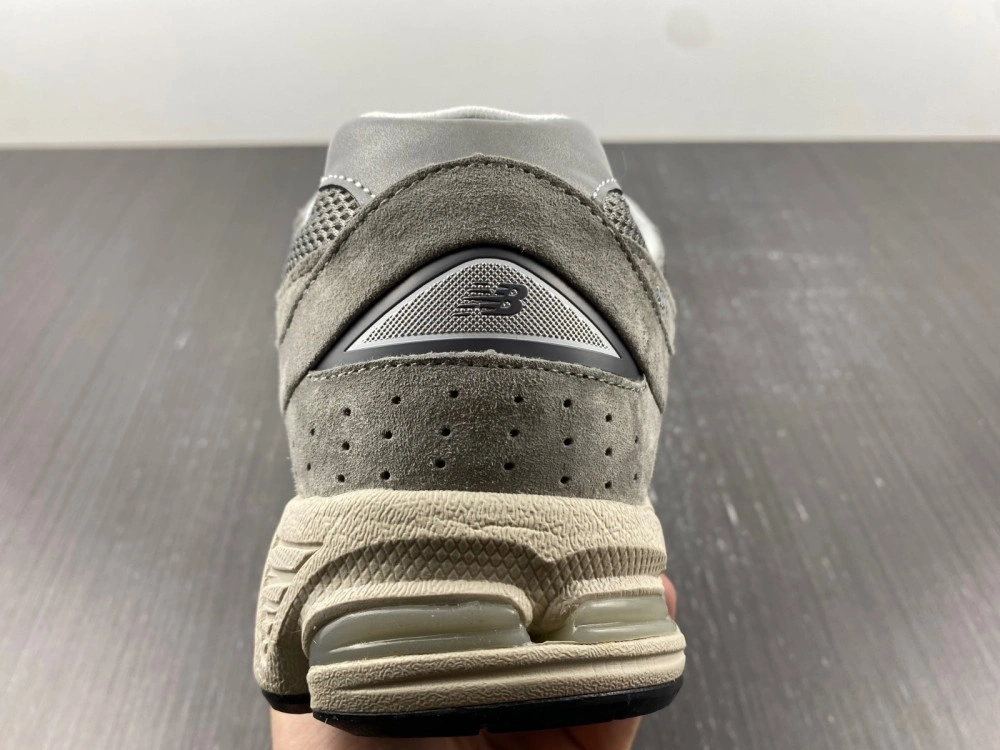 SoftTouch New Balance 2002R Marblehead Light Aluminum ML2002RC 2503