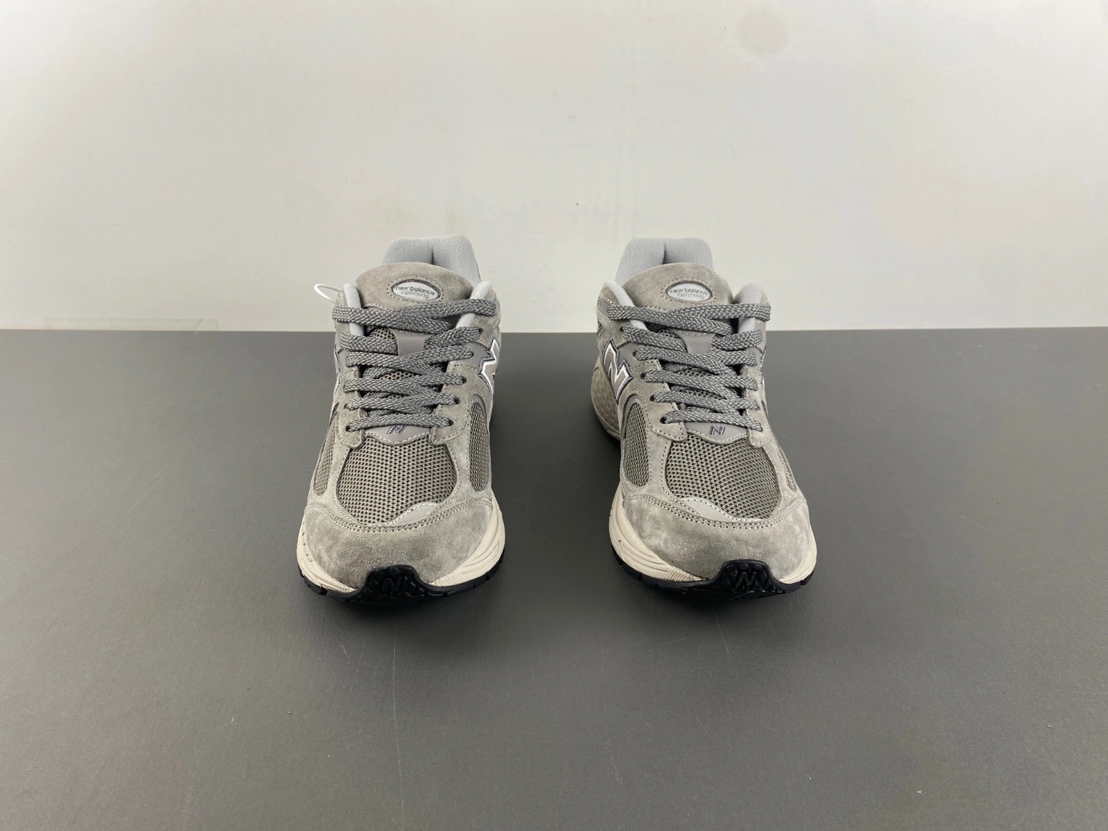 Resilient New Balance 2002R Marblehead Light Aluminum ML2002RC 2413
