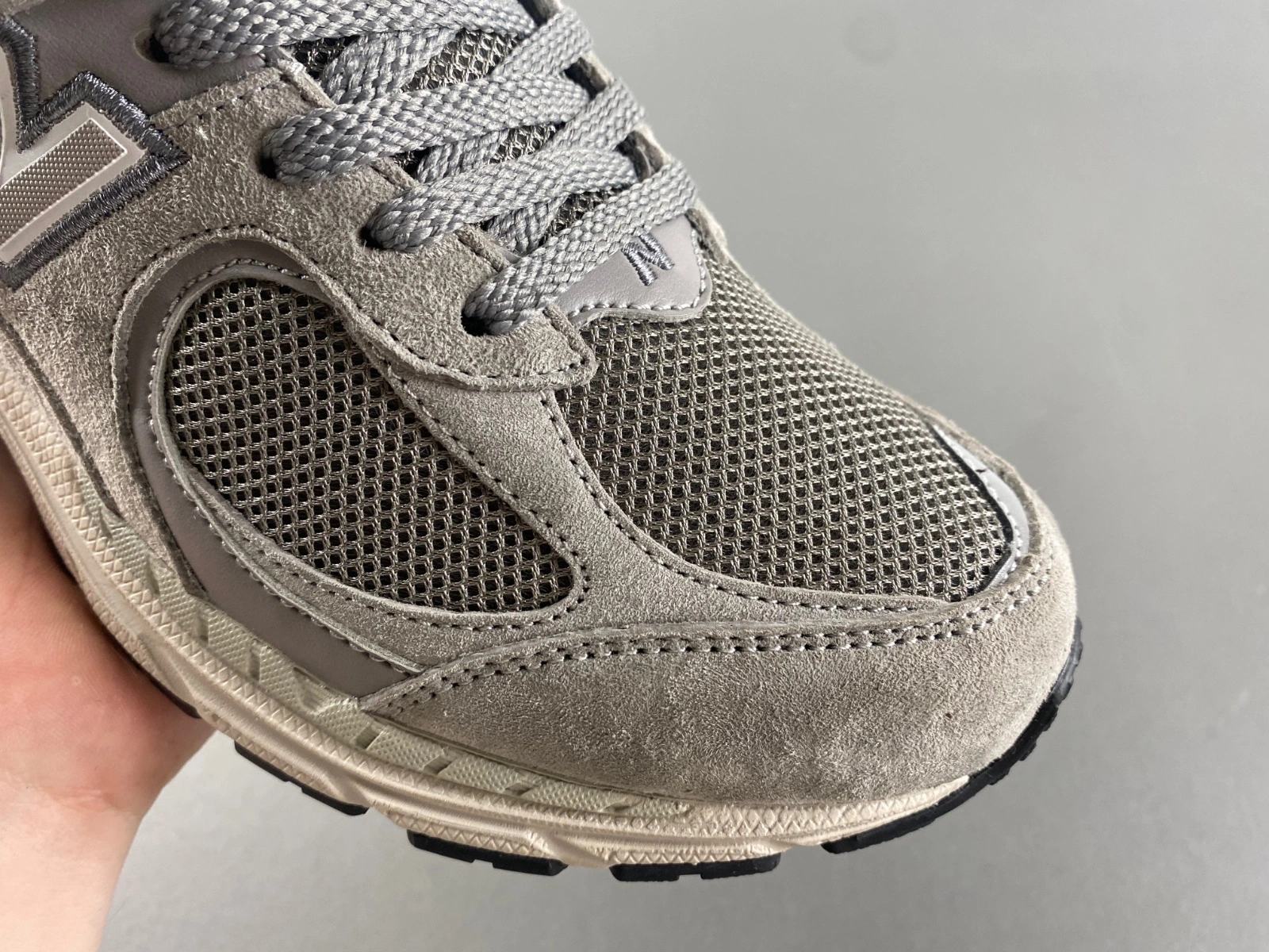 Resilient New Balance 2002R Marblehead Light Aluminum ML2002RC 2413