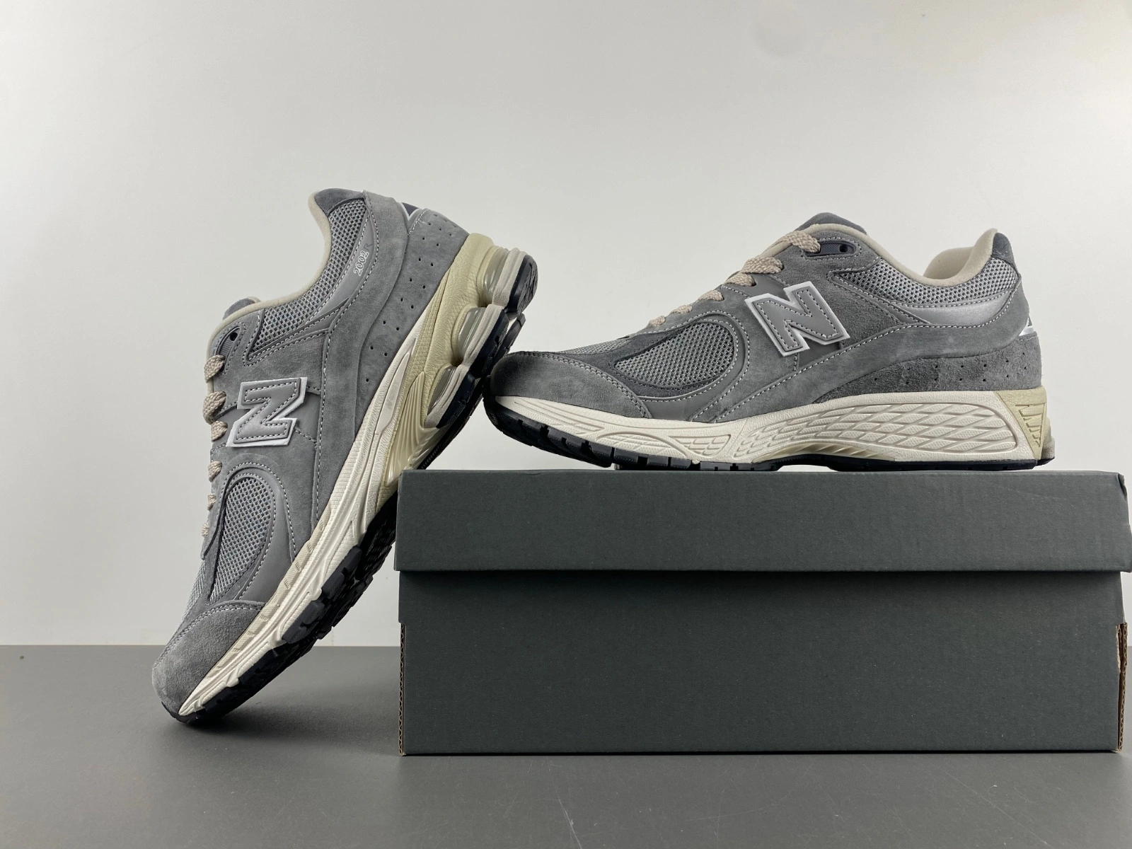 FastDry New Balance 2002R Shadow Grey M2002RNM 2388