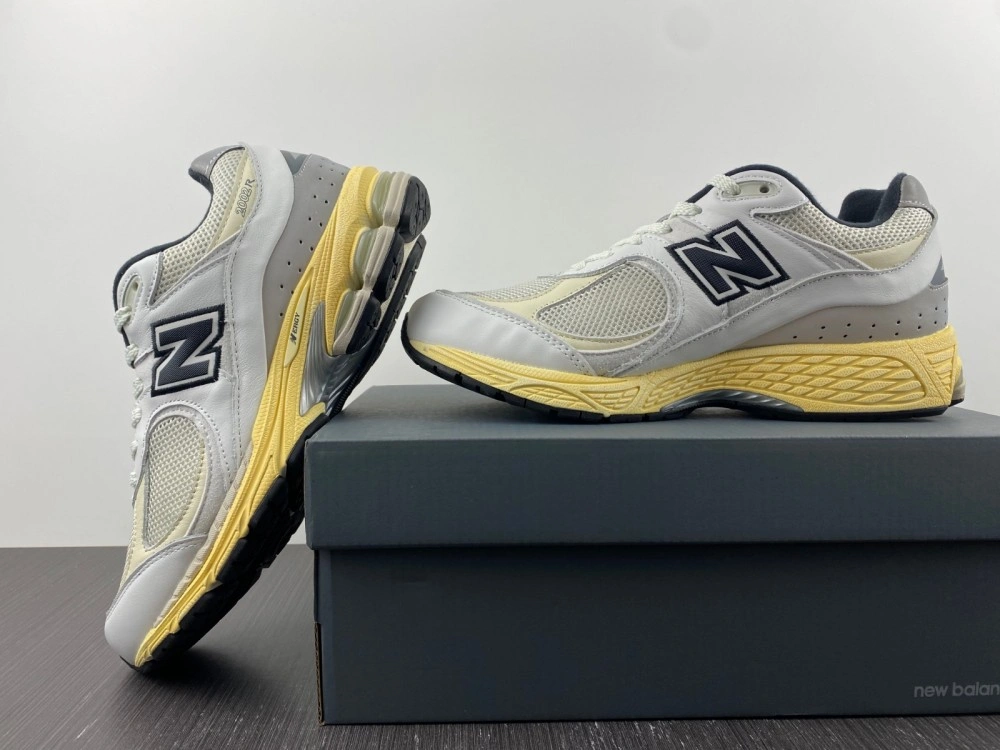 New Balance 2002R thisisneverthat White ML2002RT SoftTouch 2504