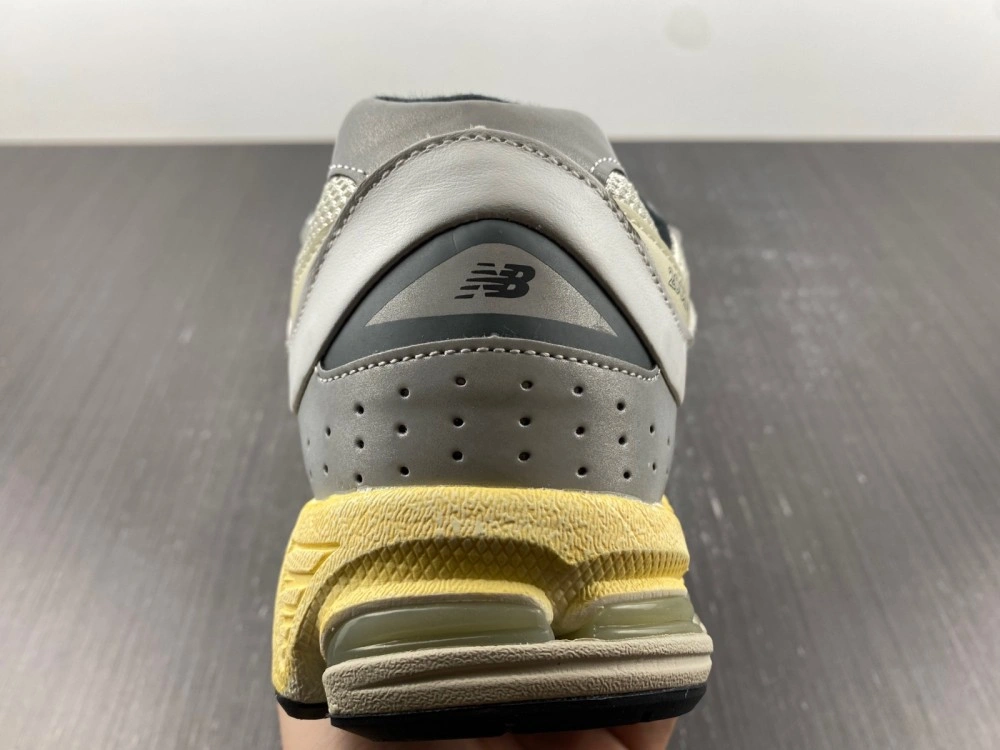 New Balance 2002R thisisneverthat White ML2002RT SoftTouch 2504