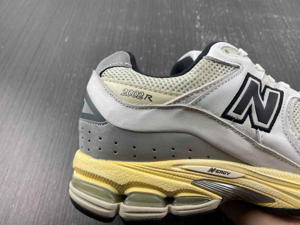 New Balance 2002R thisisneverthat White ML2002RT SoftTouch 2504