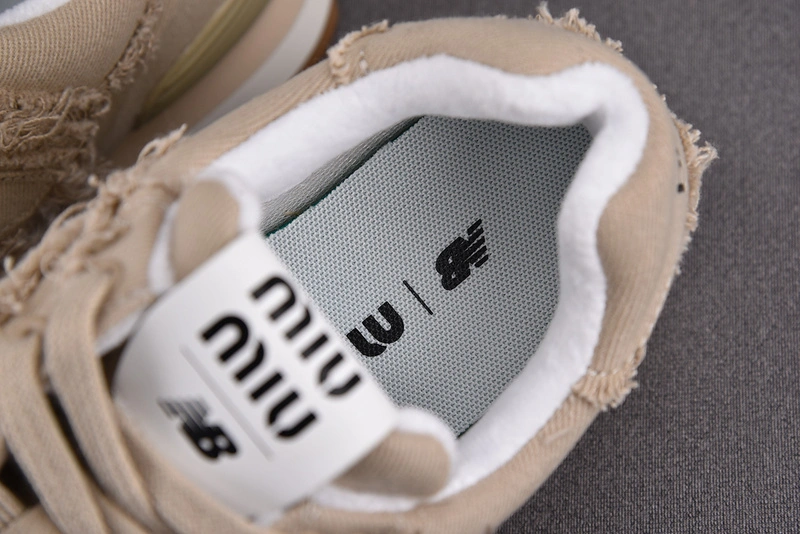 Classic New Balance 574 M*iu M*iu Denim Colonial Beige 2473