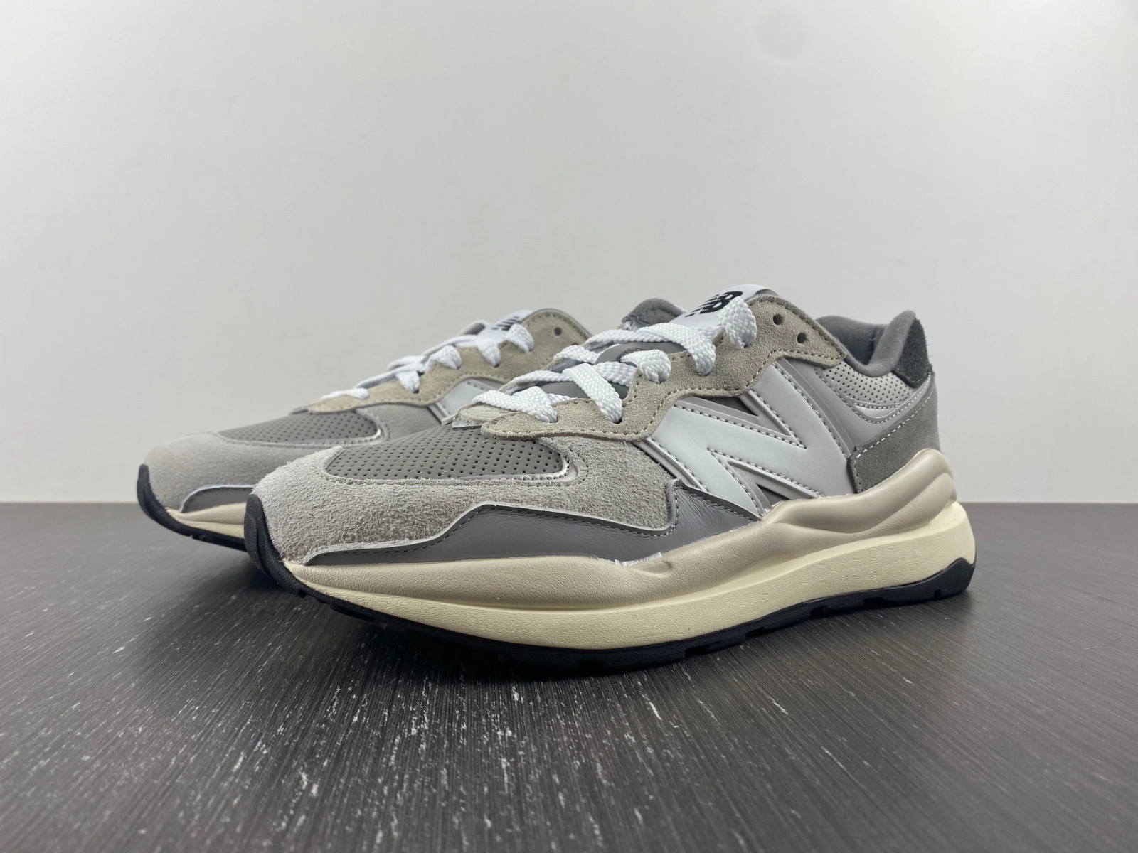 New Balance 57 40 Grey Day M5740TA Fashionable 2492