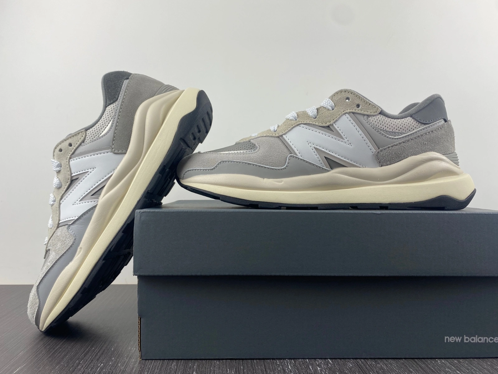 New Balance 57 40 Grey Day M5740TA Fashionable 2492