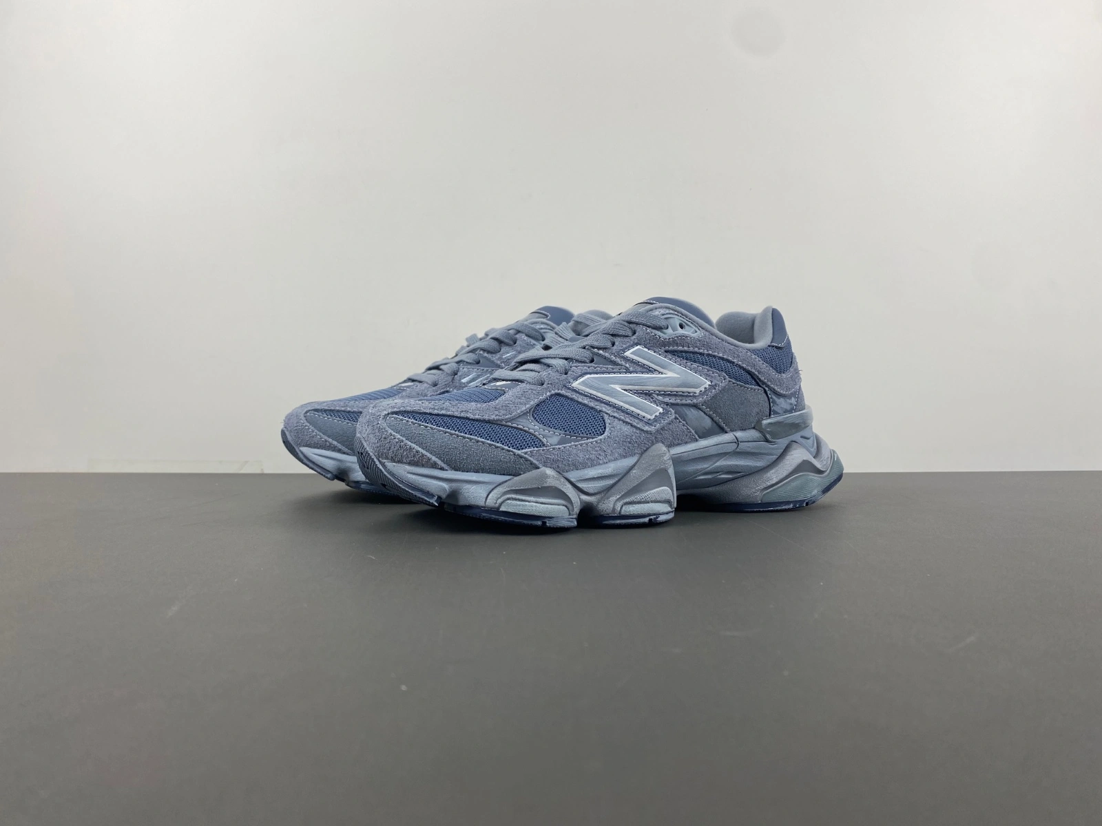 Resilient New Balance 9060 Vintage Indigo U9060IB 2421