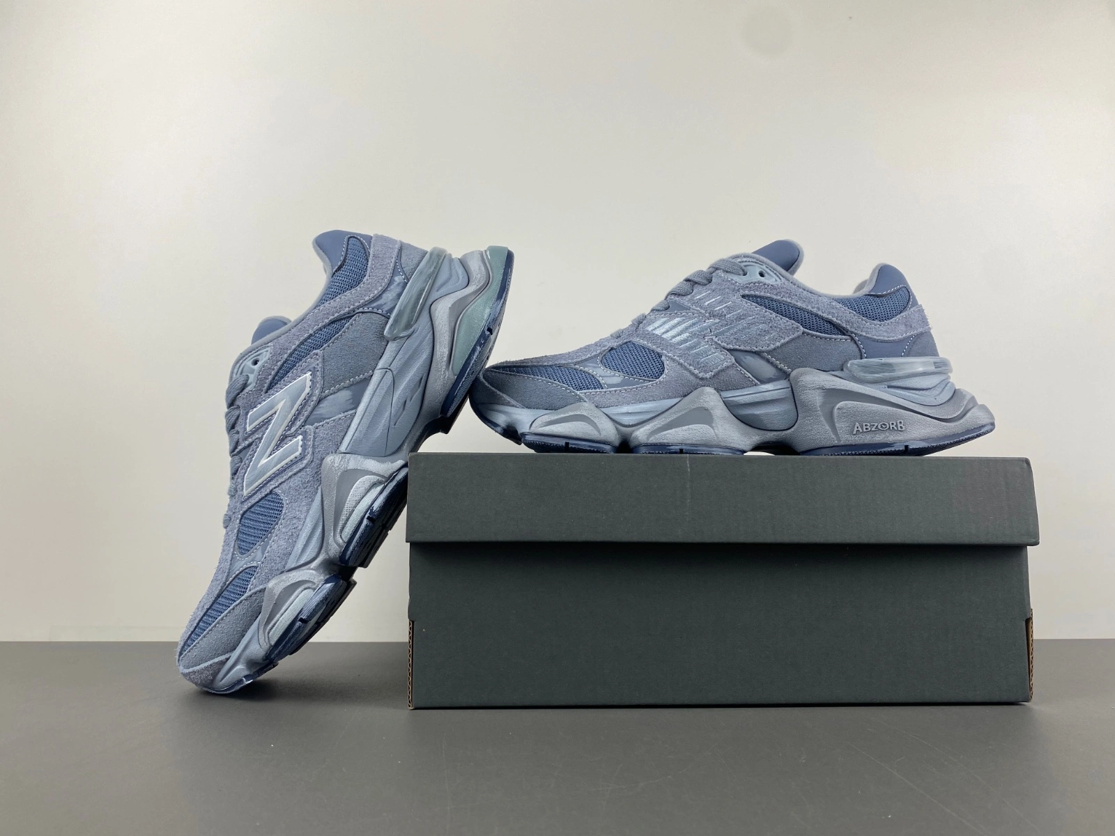 Resilient New Balance 9060 Vintage Indigo U9060IB 2421