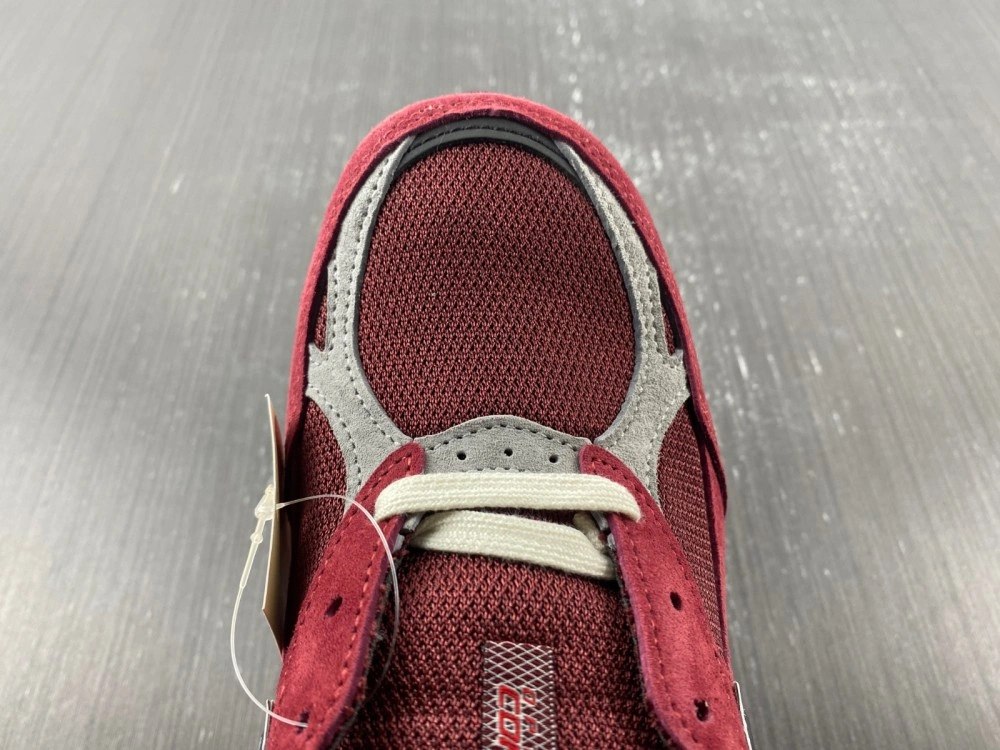 UrbanChic New Balance 990v3 MiUSA Teddy Santis Scarlet M990TF 2509