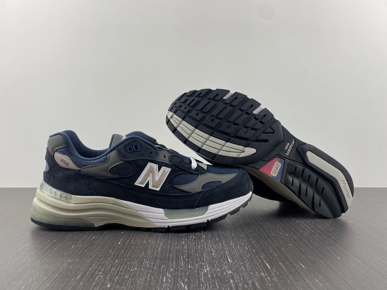 New Balance 992 Navy Grey M992GG Modern 2496