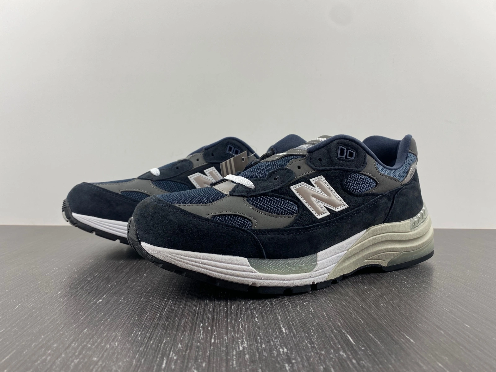 New Balance 992 Navy Grey M992GG Modern 2496
