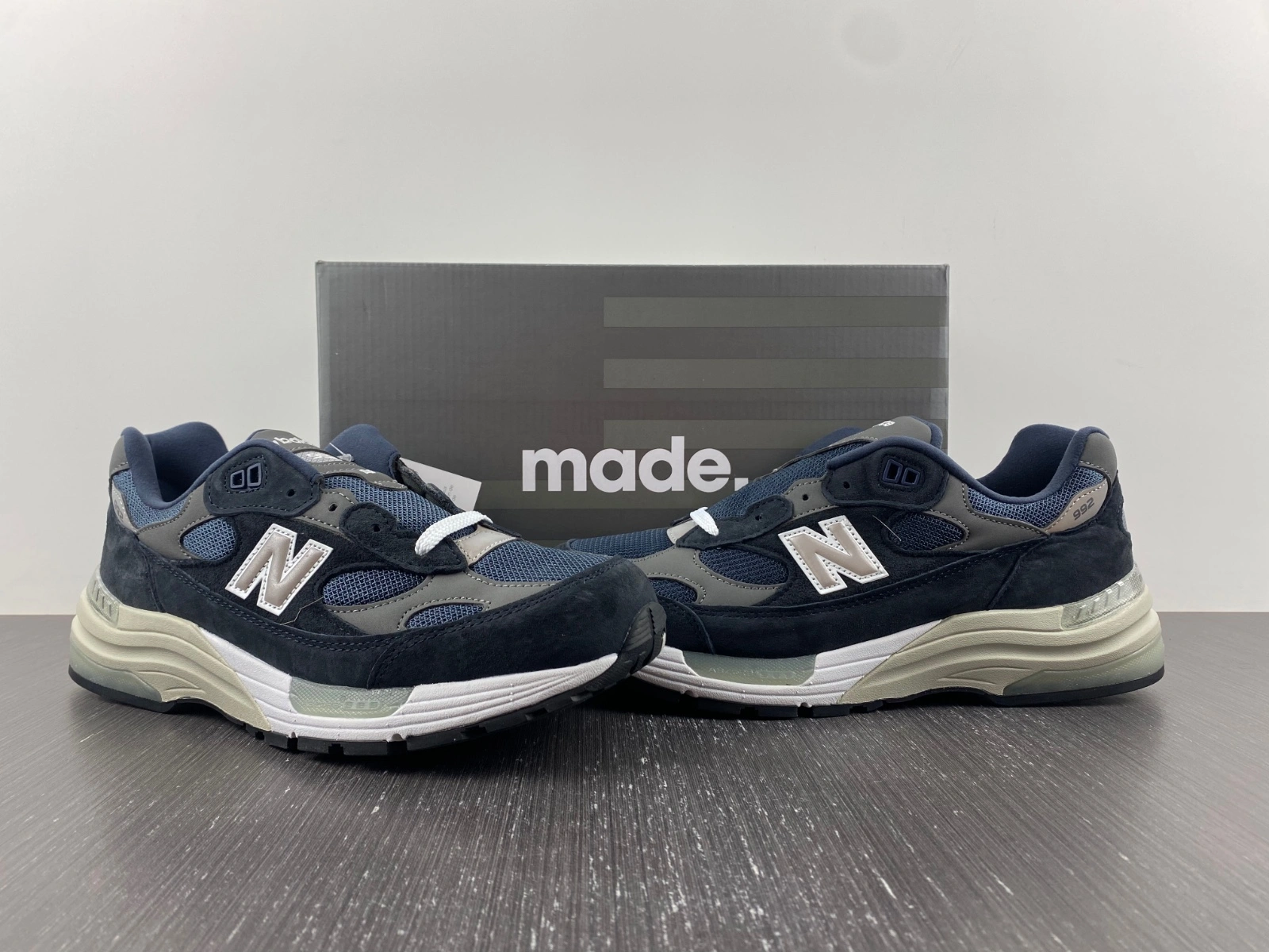 New Balance 992 Navy Grey M992GG Modern 2496
