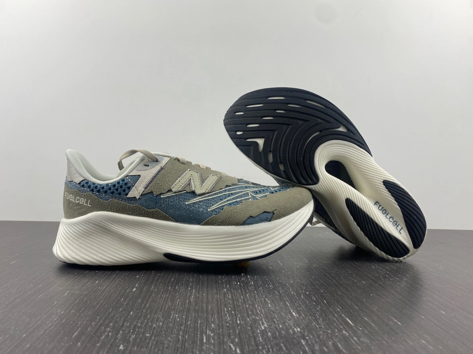 Breathable New Balance FuelCell RC Elite v2 Tokyo Design Studio Grey Vetiver MSRCELTO 2498