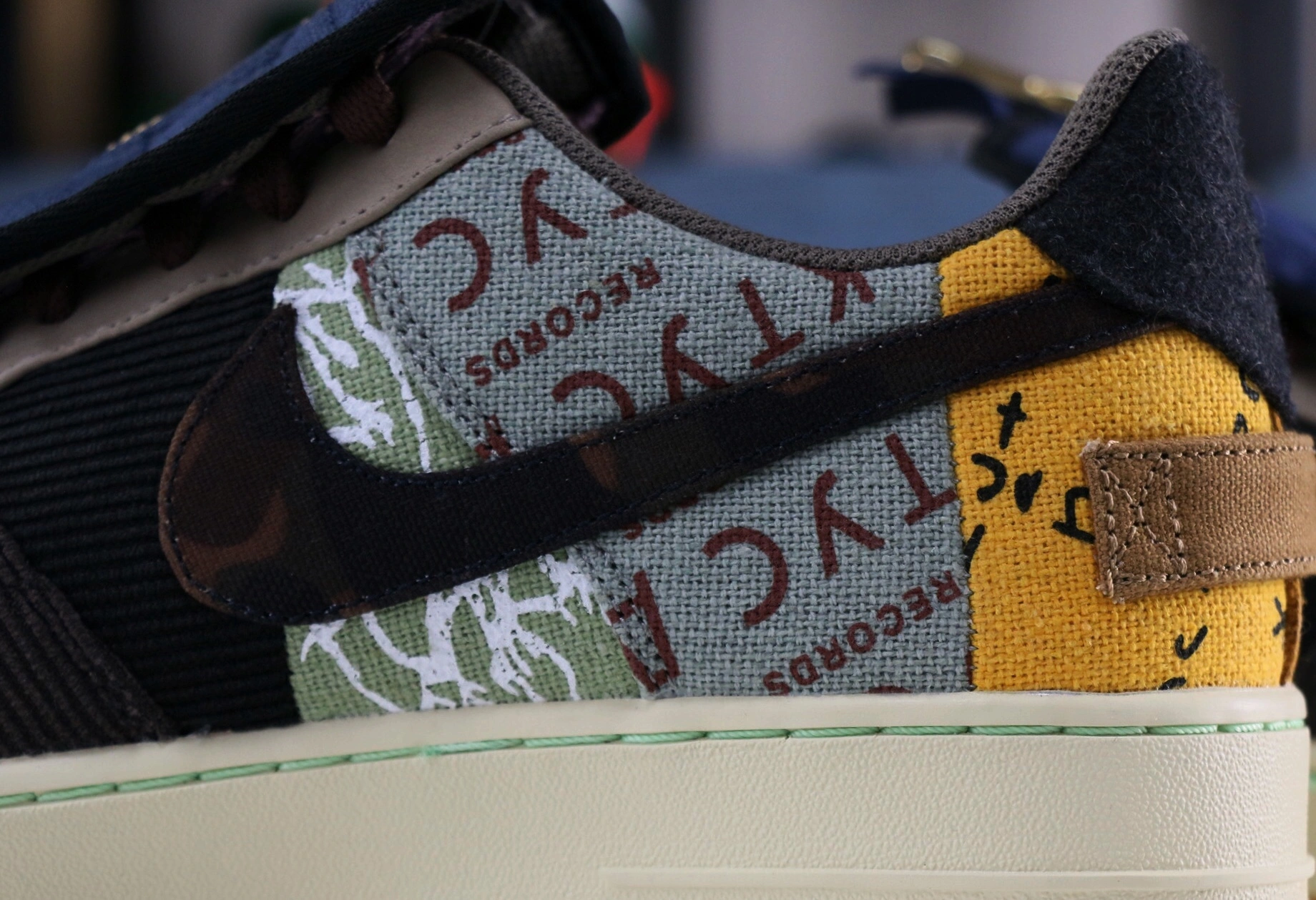 Nike Air Force 1 x Travis Scott Cactus Jack FashionForward 805