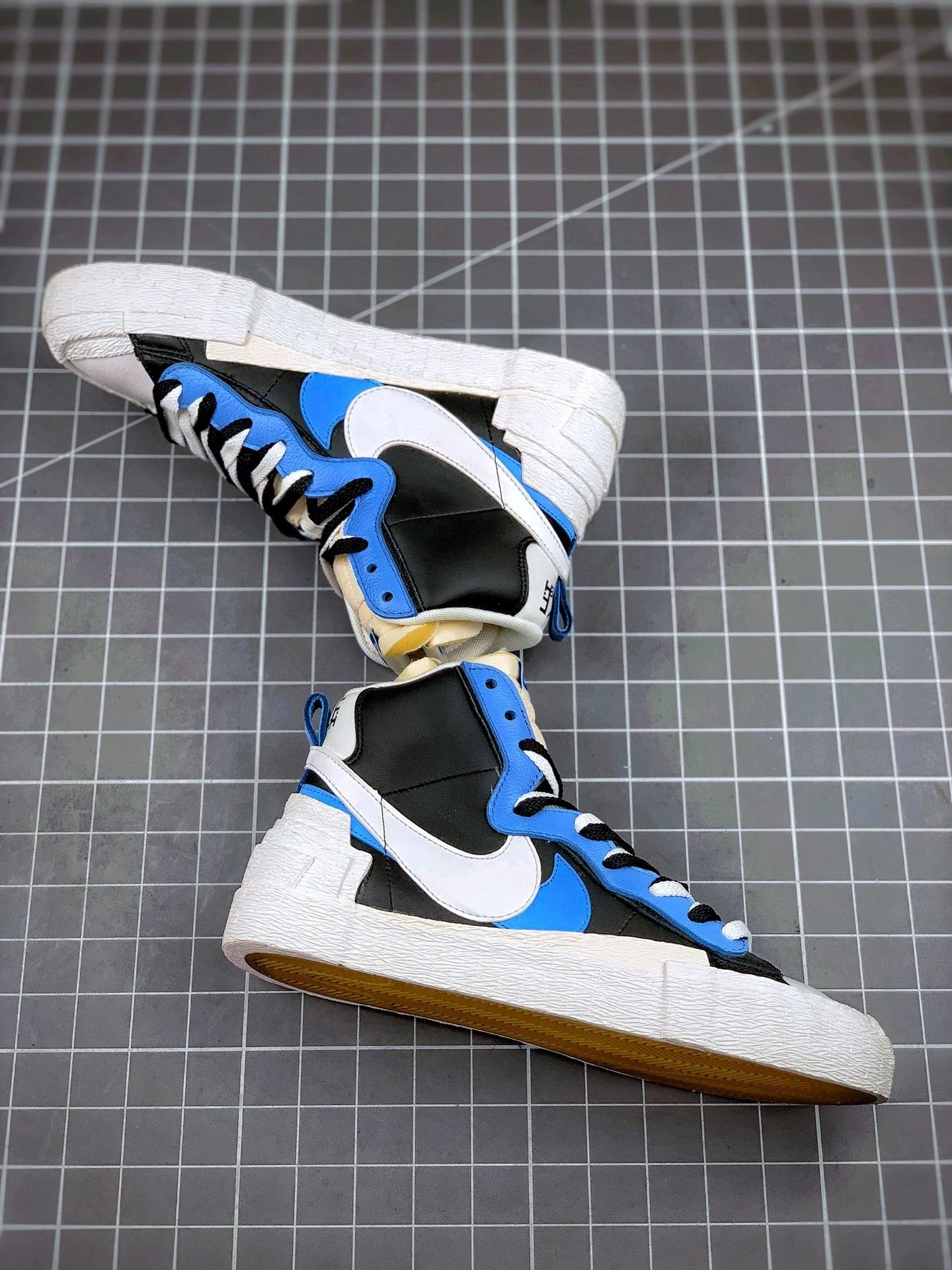 Lightweight Nike Blazer Mid BV0072- 1222