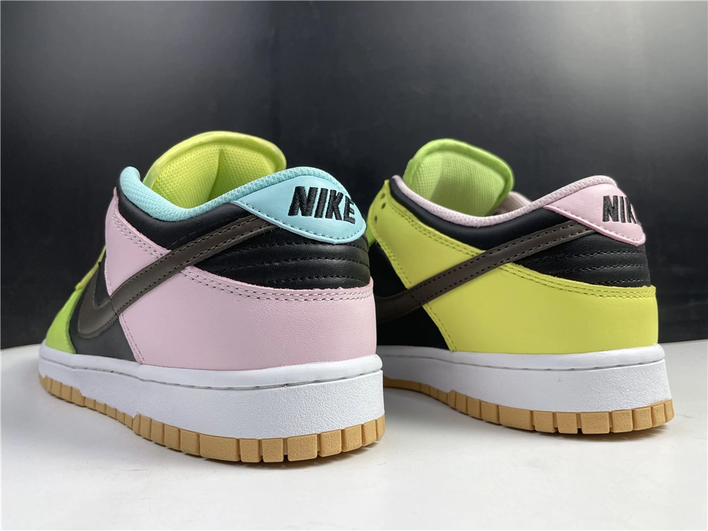 Snug Nike Dunk Low “Free 99” DH0952- 589