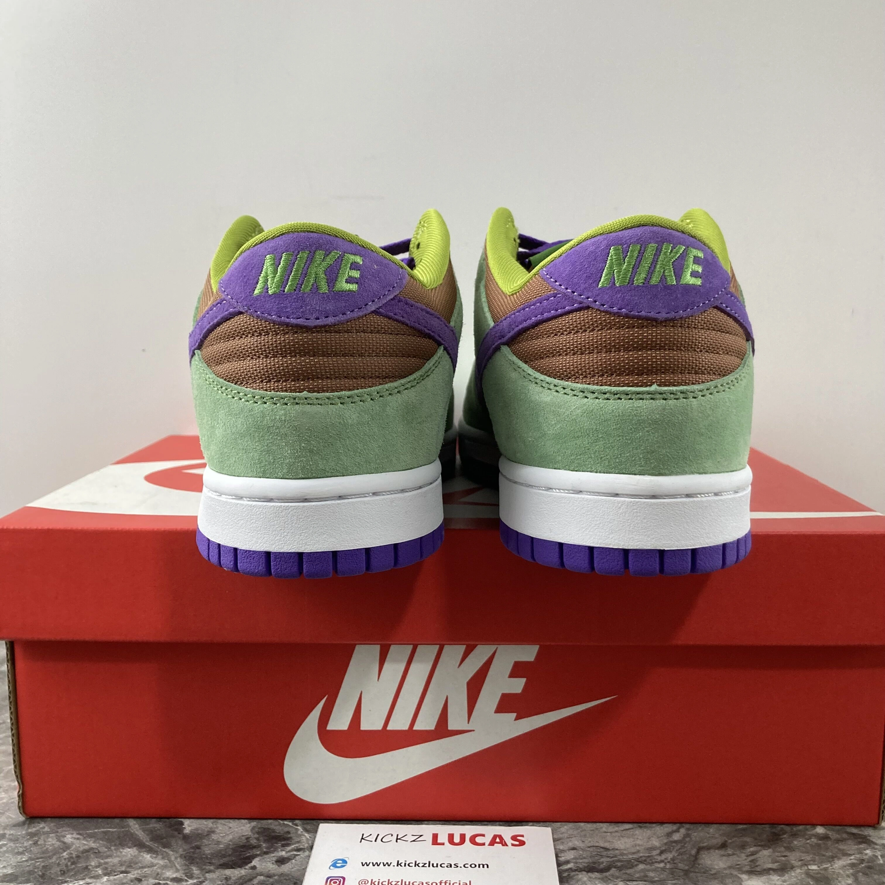 Lightweight Nike Dunk Low SP “Veneer” DA1469- 637