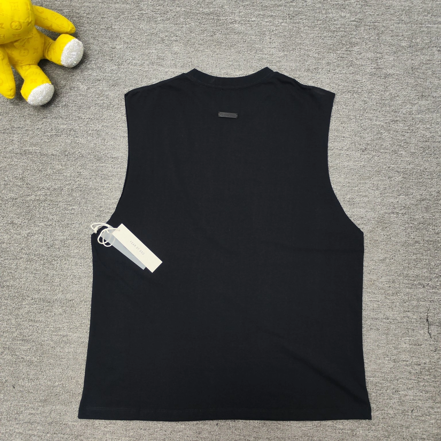 O*FF-W*HITE Vest Quality SONE 20240803- Timeless 11824