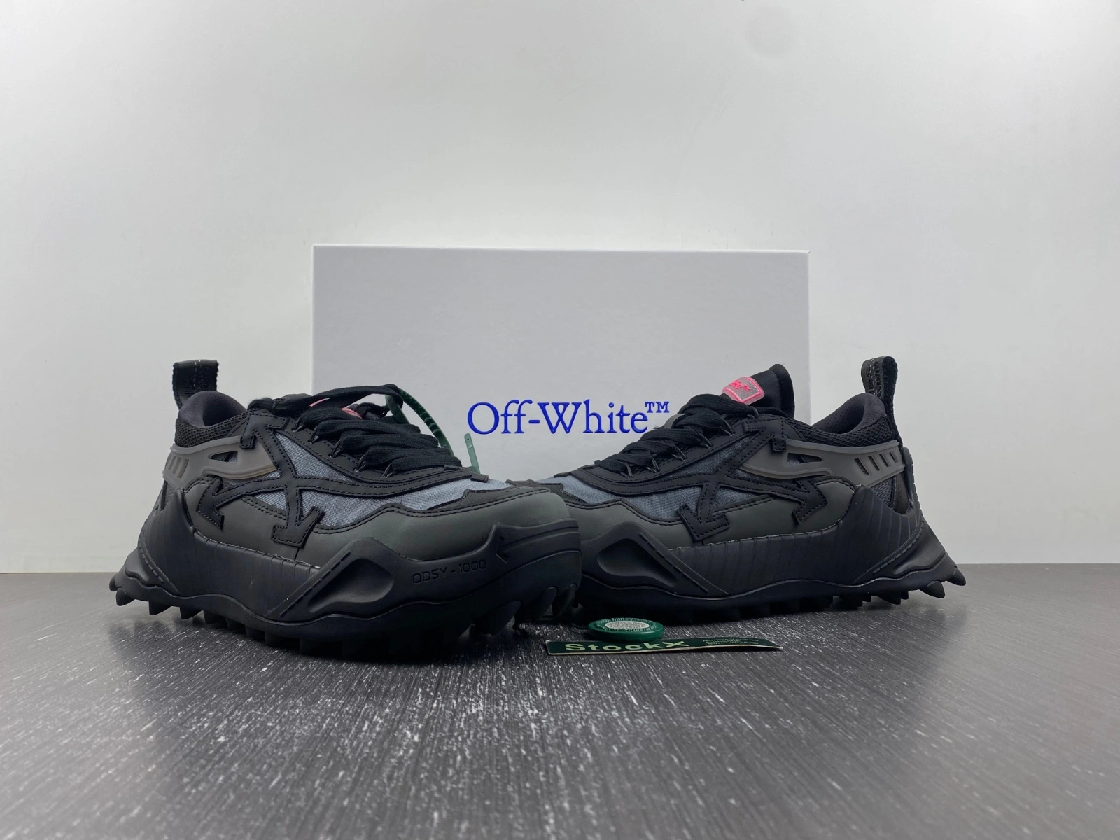 O*ff W*hite Low Tops Sneakers MK 20240130- Neat 5448
