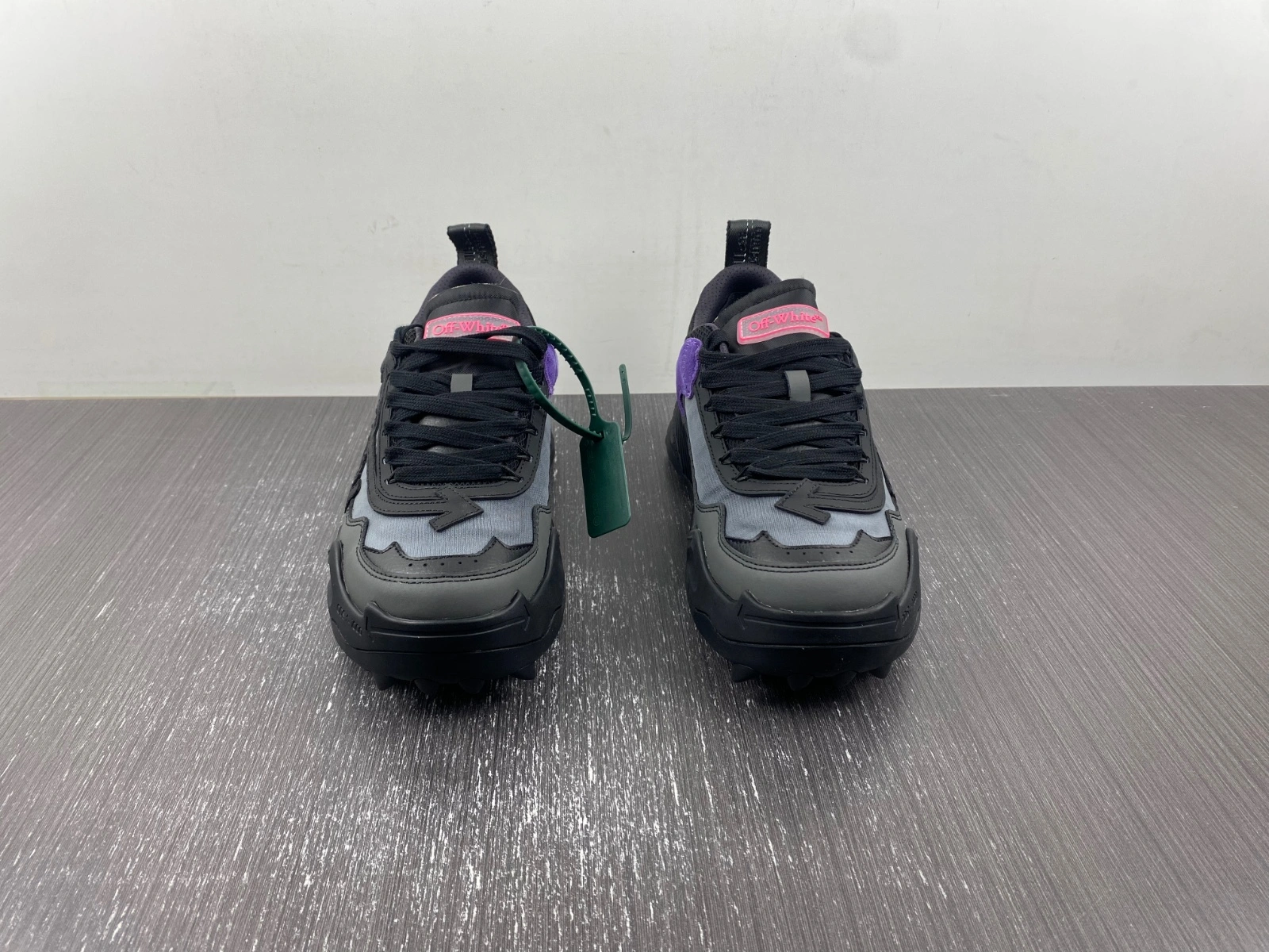 O*ff W*hite Low Tops Sneakers MK 20240130- Neat 5448