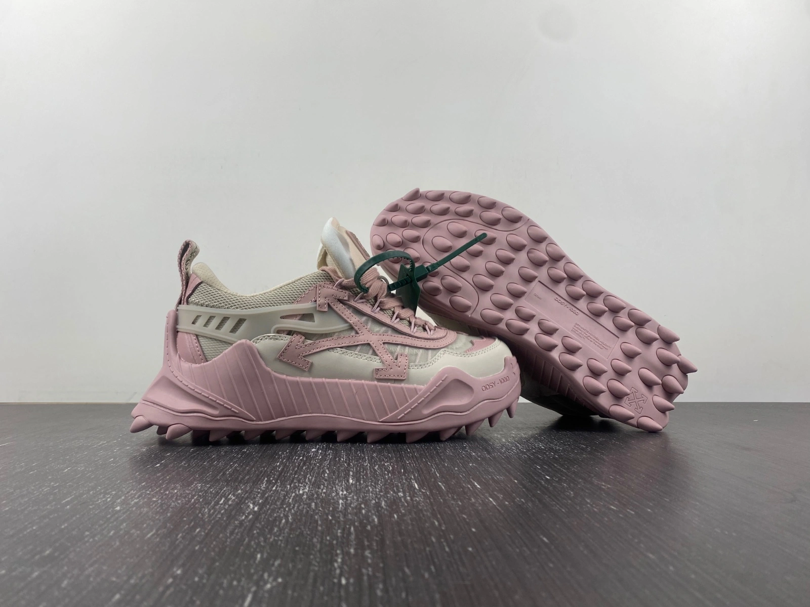 Vibrant O*ff W*hite Low Tops Sneakers MK 20240329- 5444