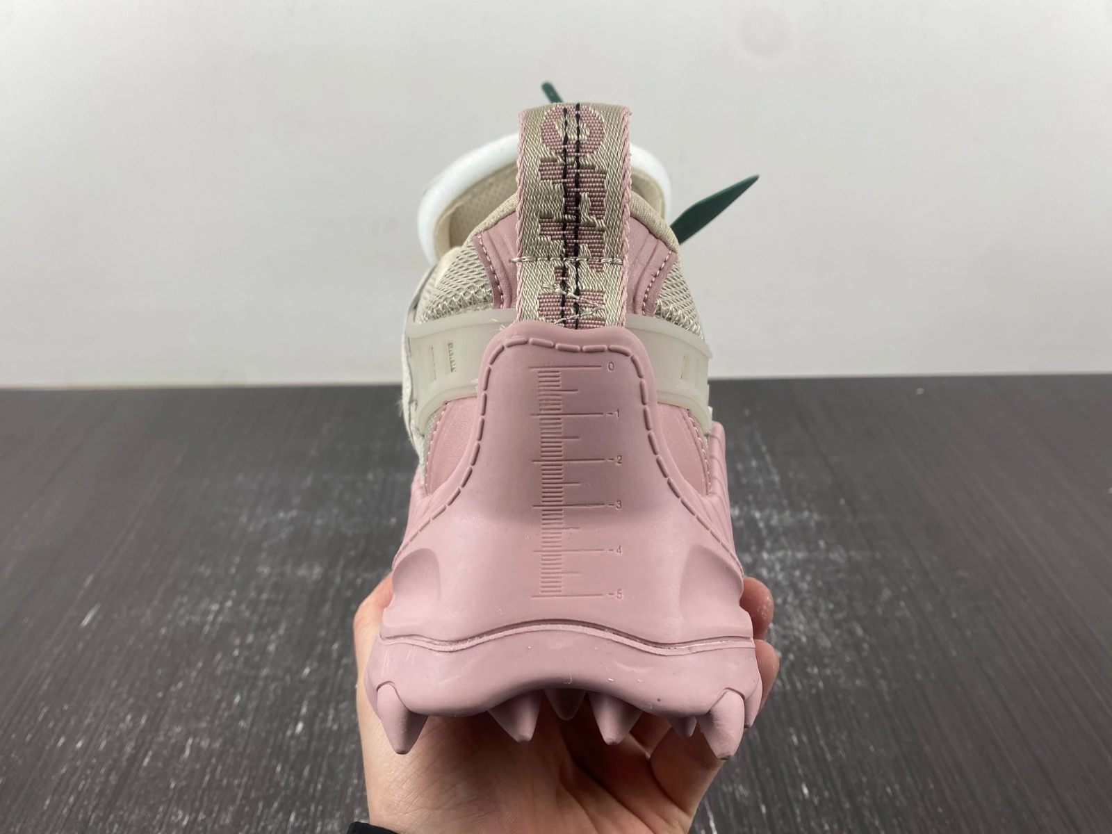 Vibrant O*ff W*hite Low Tops Sneakers MK 20240329- 5444