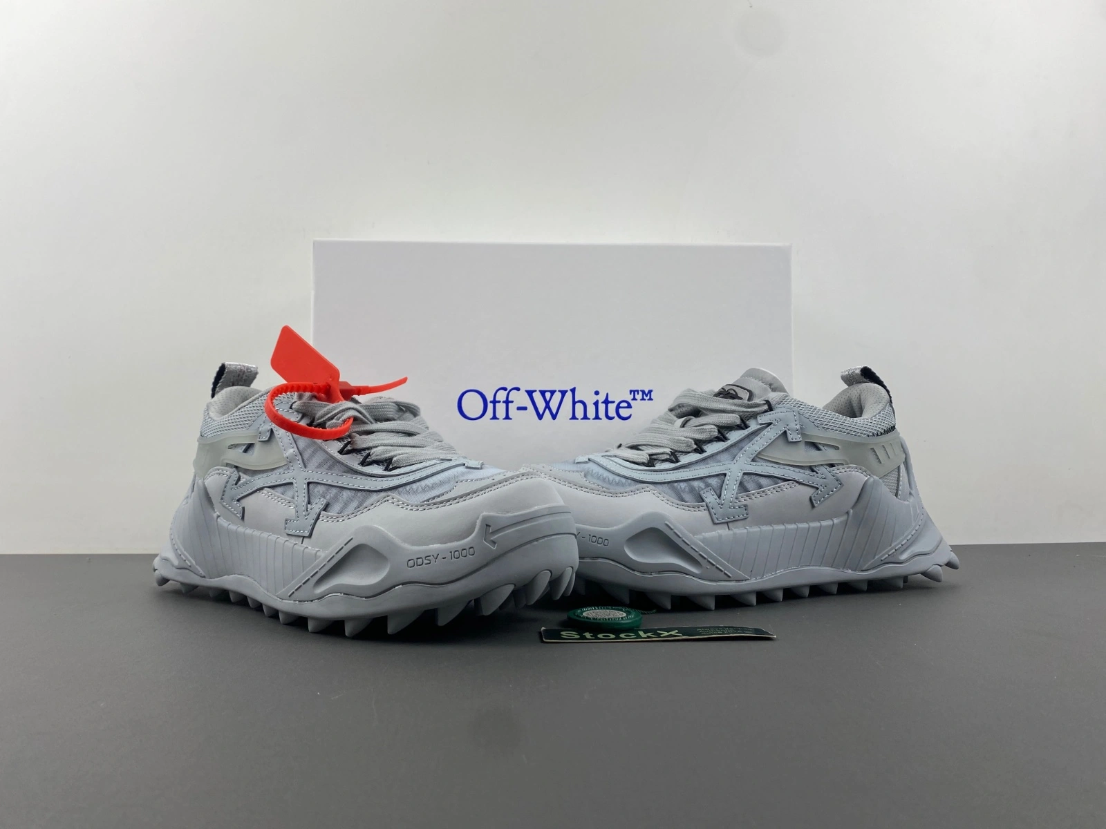 O*ff W*hite Low Tops Sneakers MK 20240417- Cozy 5440