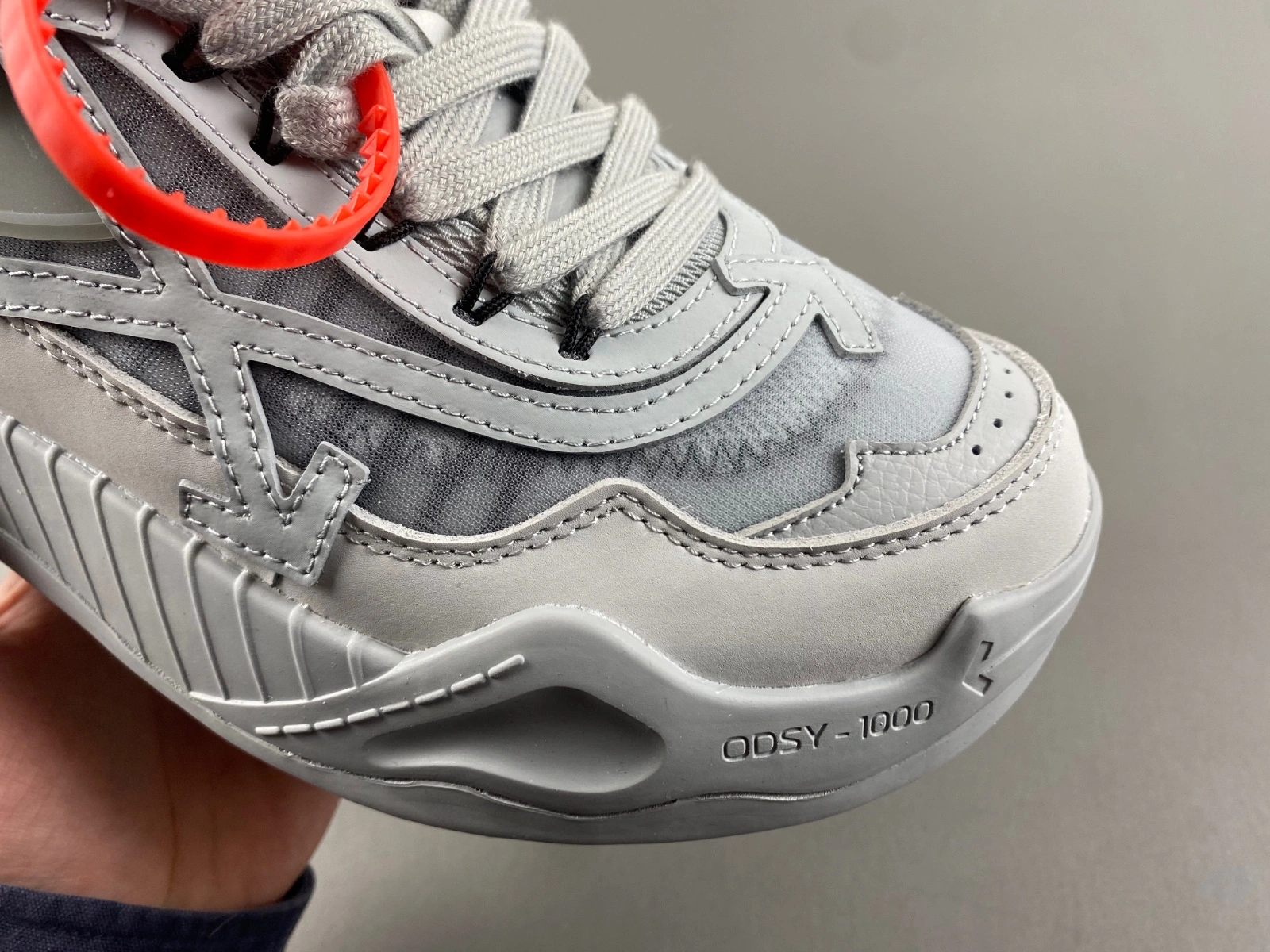 O*ff W*hite Low Tops Sneakers MK 20240417- Cozy 5440