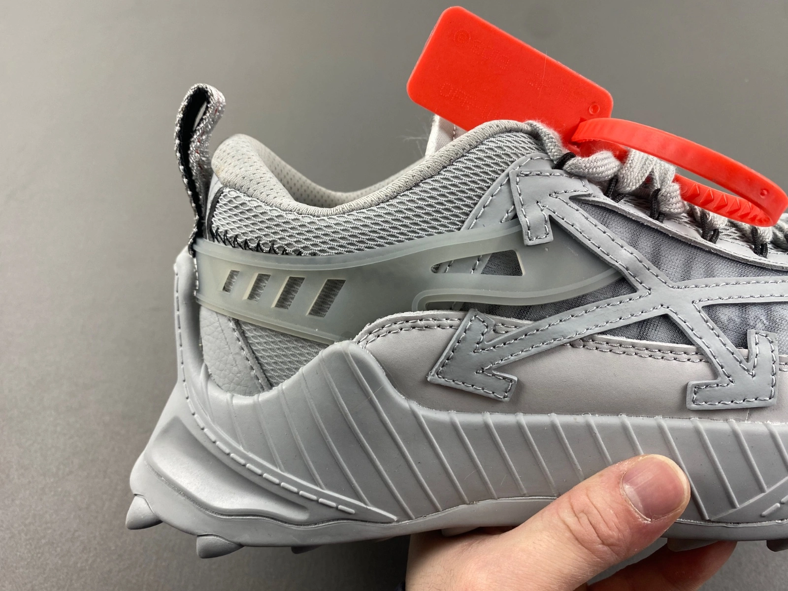 O*ff W*hite Low Tops Sneakers MK 20240417- Cozy 5440