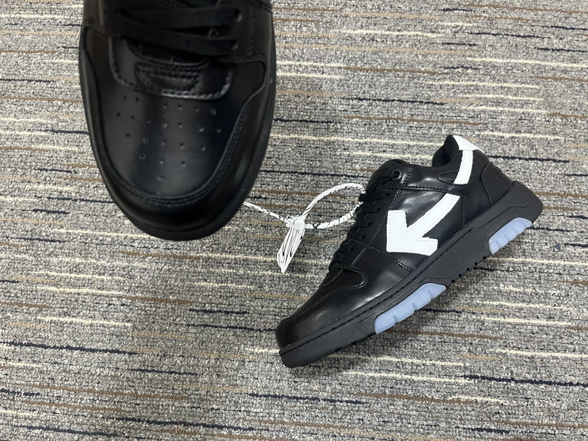 Comfortable O*ff W*hite Out Of Office OOO Low Tops CL221230- 5520