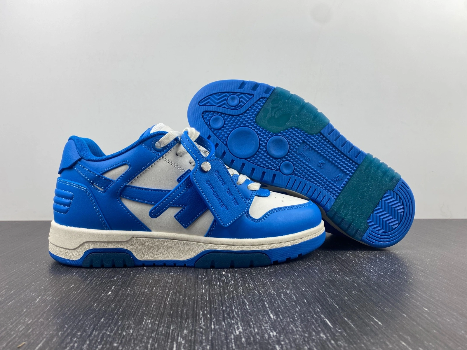 GoodFit O*ff W*hite Out Of Office OOO Low Tops MK 20230606 - 5512