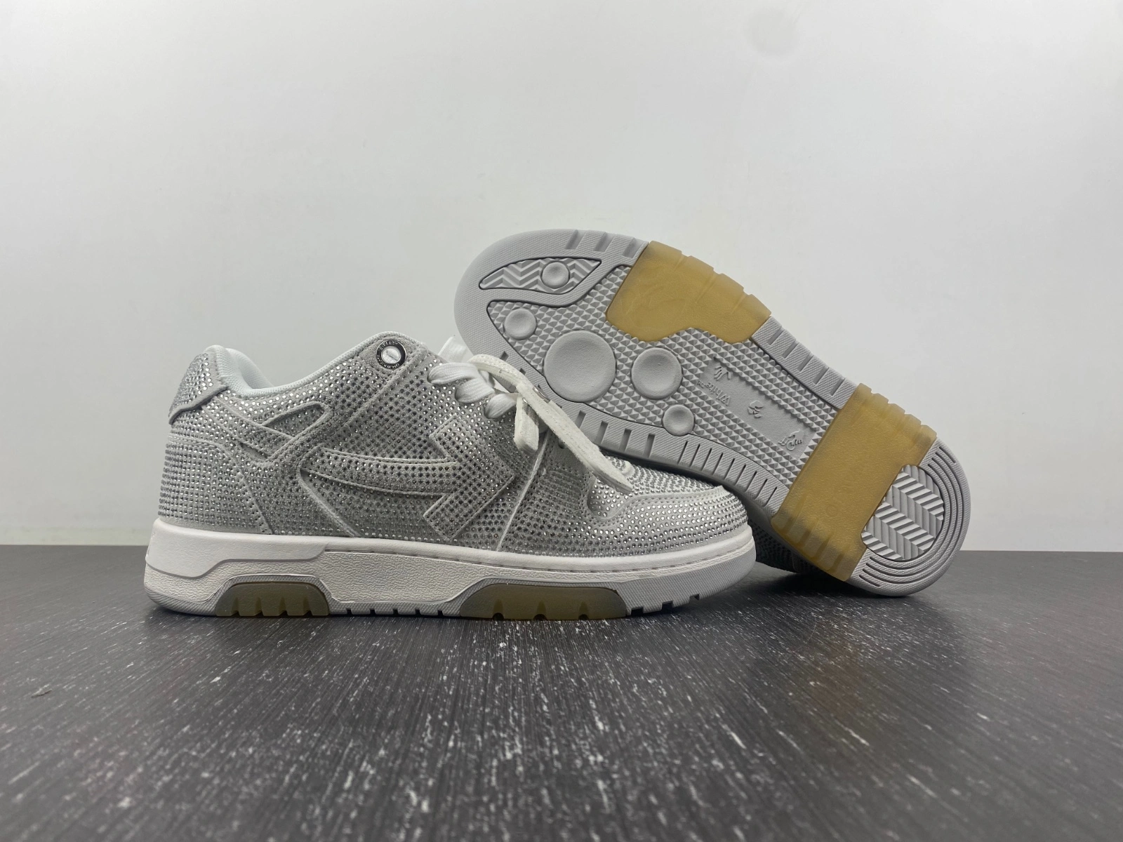 O*ff W*hite Out Of Office OOO Low Tops MK 20231018- Stretchable 5453