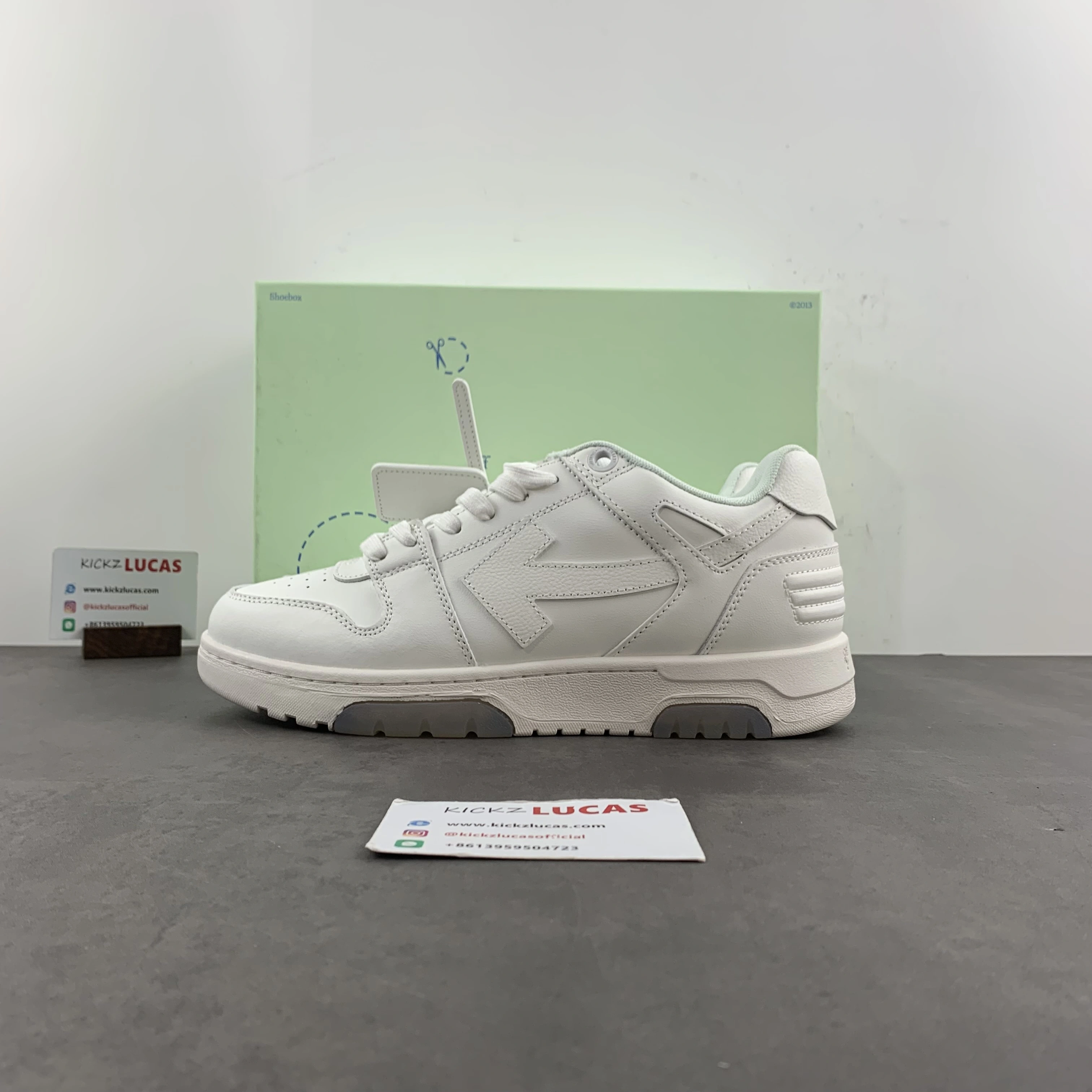 Contemporary O*ff W*hite Out Of Office OOO Low Tops MK 20231019- 5451