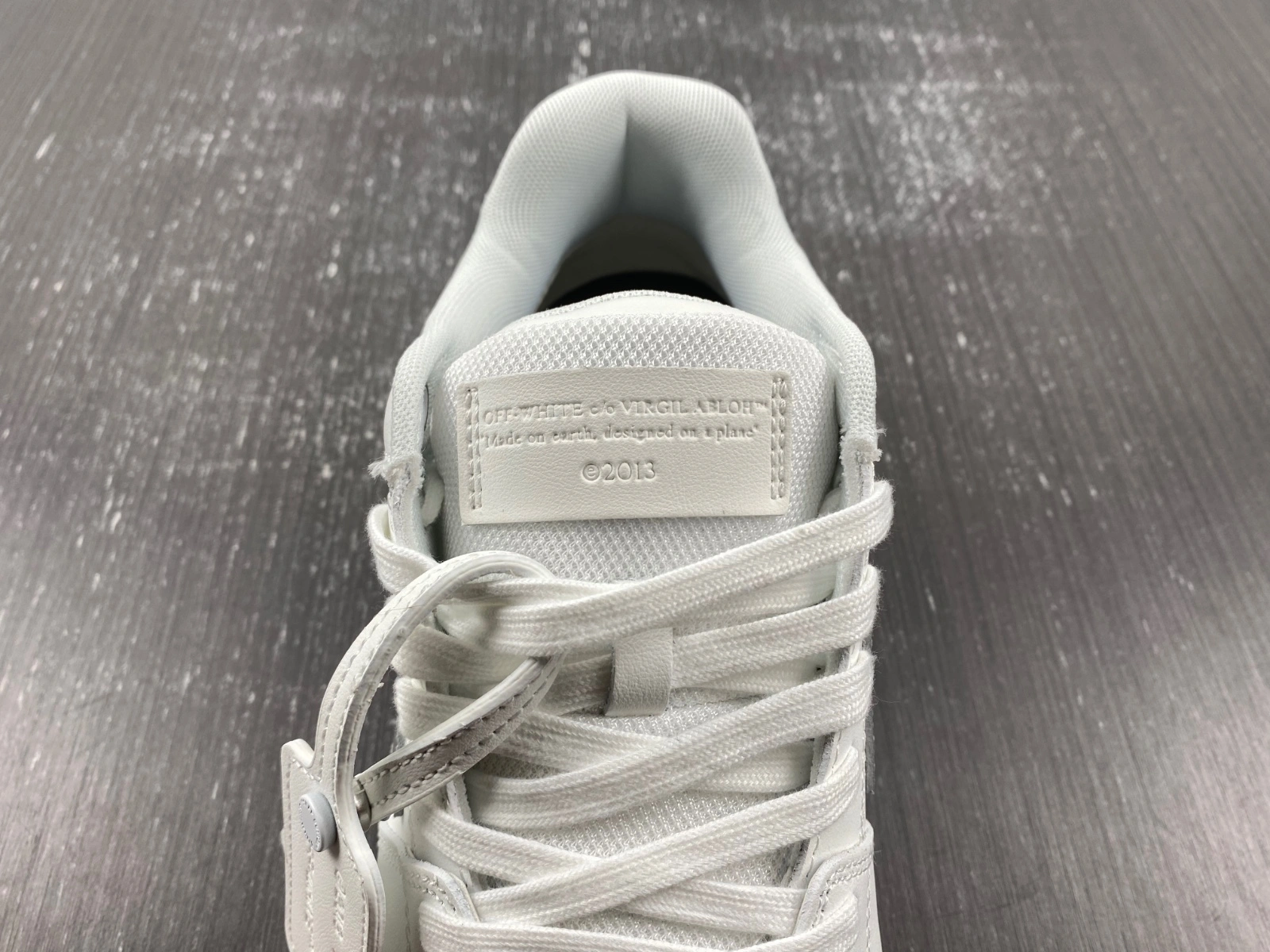 O*ff W*hite Out Of Office OOO Low Tops MK 20240127- Youthful 5449