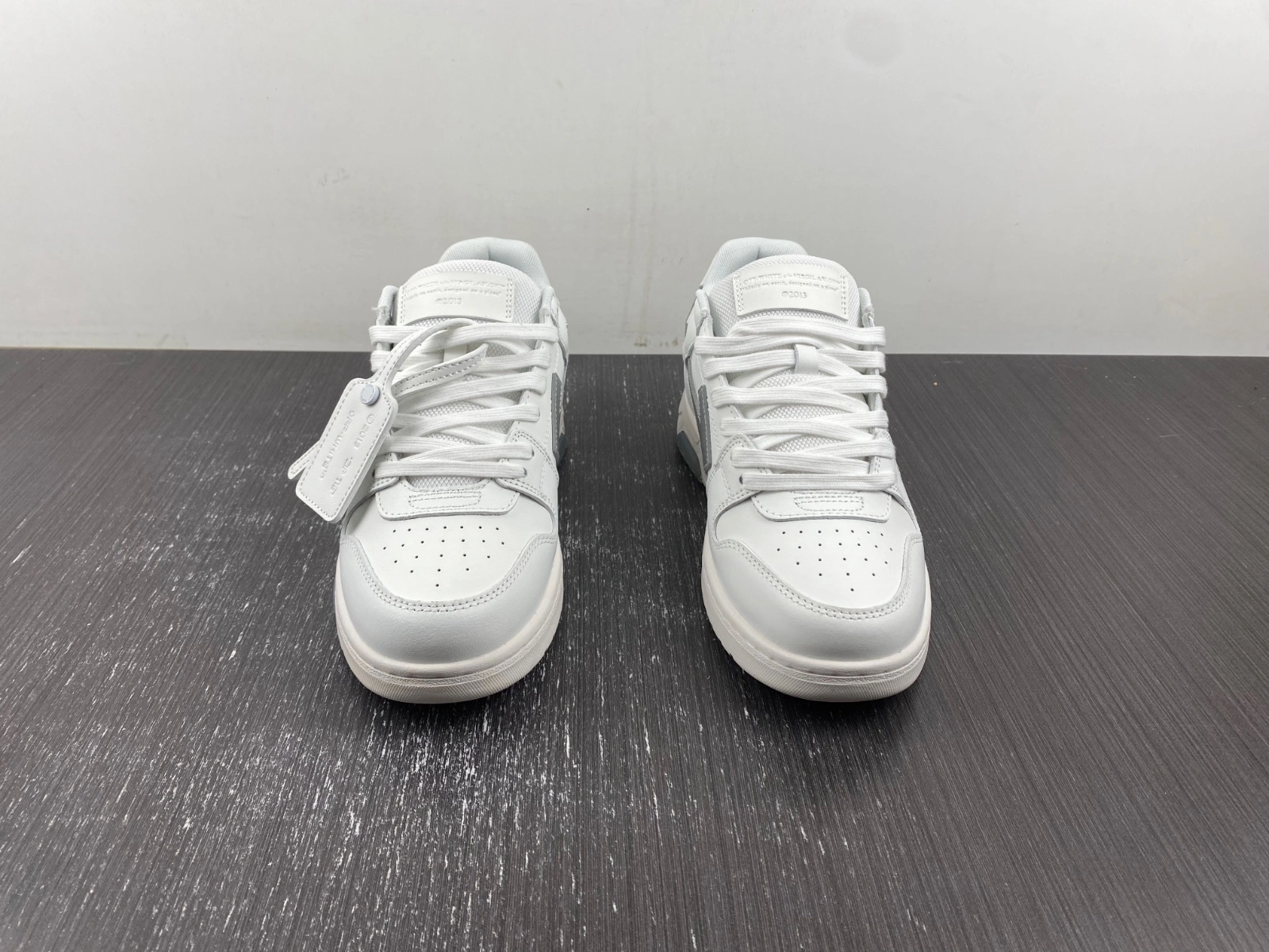 O*ff W*hite Out Of Office OOO Low Tops MK 20240127- Youthful 5449